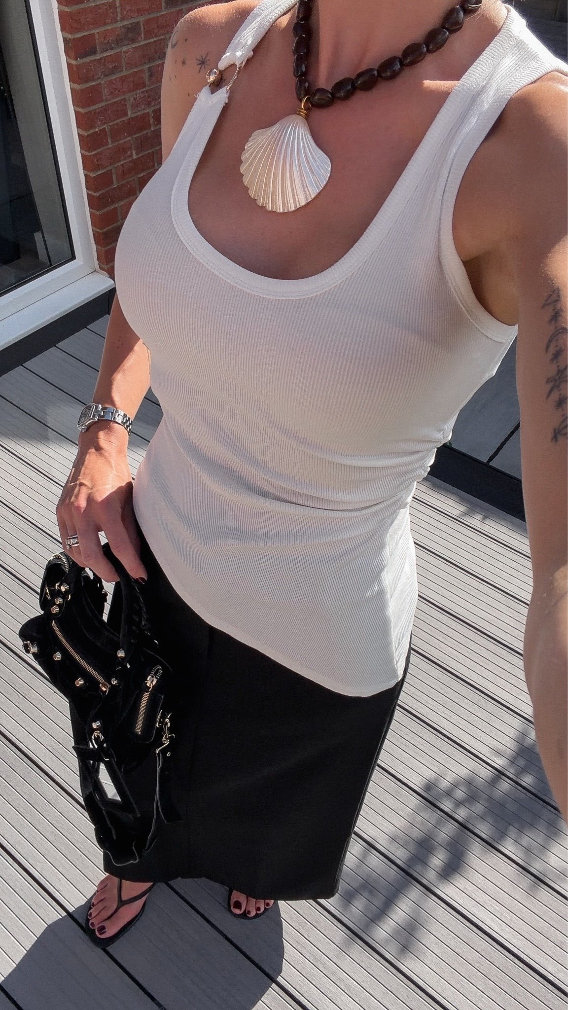 Heatwave date night outfit 🐚

Tank top Sundays the label size S
Maxi pencil skirt Rue Sophie size S
Thong sandal Massimo Dutti
Shell necklace Sezane 
Balenciaga mini city bag

Summer accessories and finishing touches ✨

#LTKuk #LTKsummer #LTKdatenight