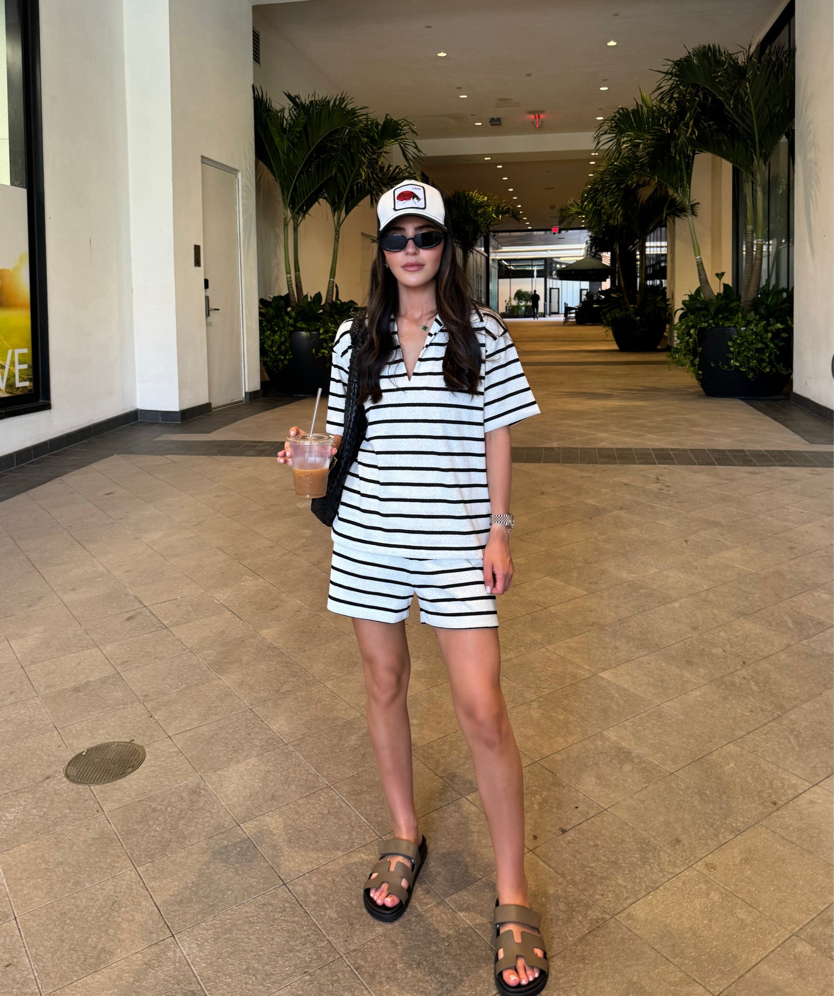 Coffee run OOTD🤍🖤 


#LTKStyleTip #LTKFindsUnder50 #LTKBeauty