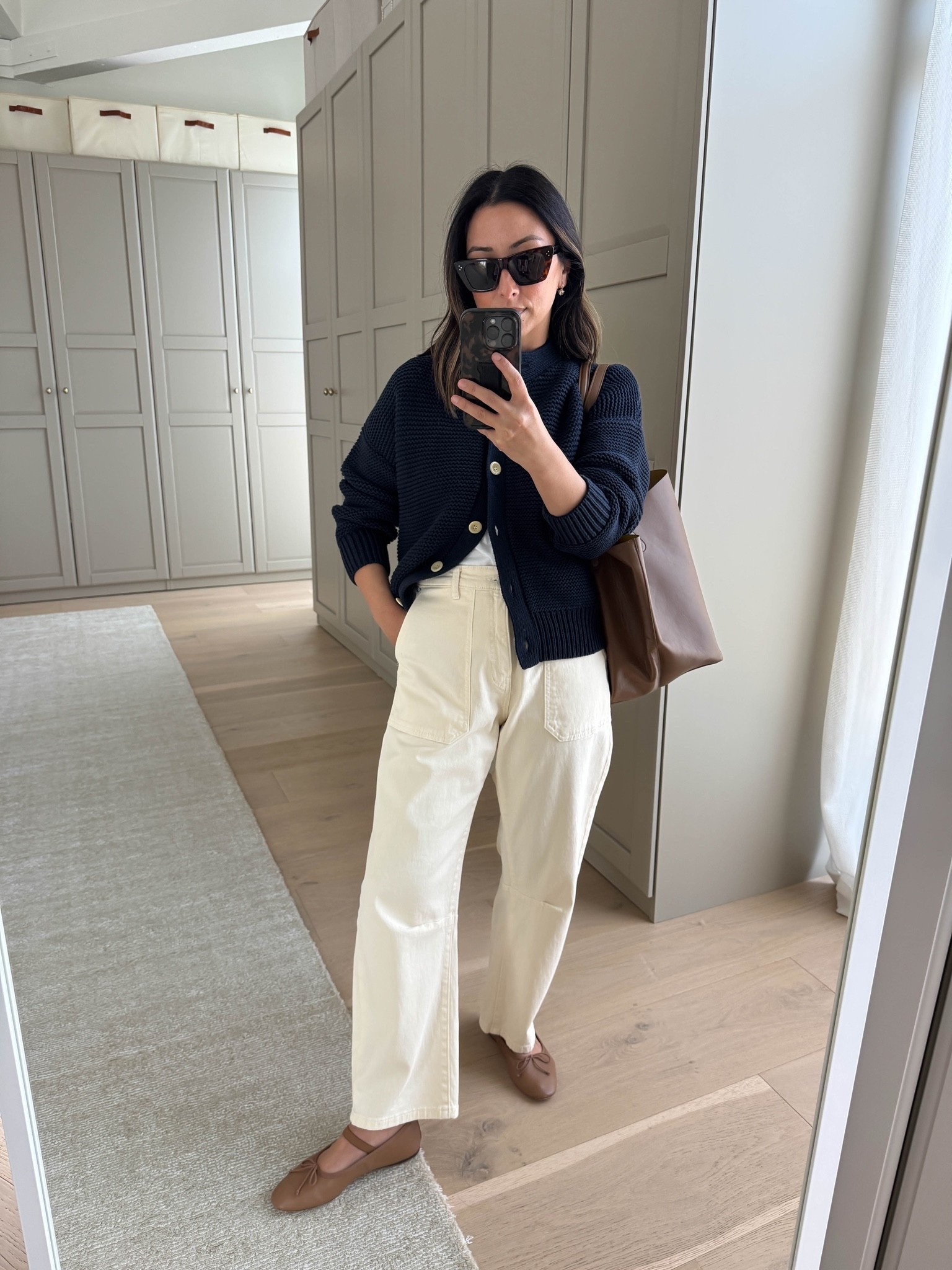 Cream pants don’t have to feel like a summer-only piece. Add a shorter cardigan, richer fall tones, and they transition so easily.

Alex Mill Nico cardigan small 
Everlane tee medium 
Dl1961 Billie barrels 25. 26” inseam 
Loeffler Randall flats 5.5 
Mansur Gavriel tote - color is old
Electric Picks earrings
Celine sunglasses

#LTKootd #LTKmomlife #LTKPetite