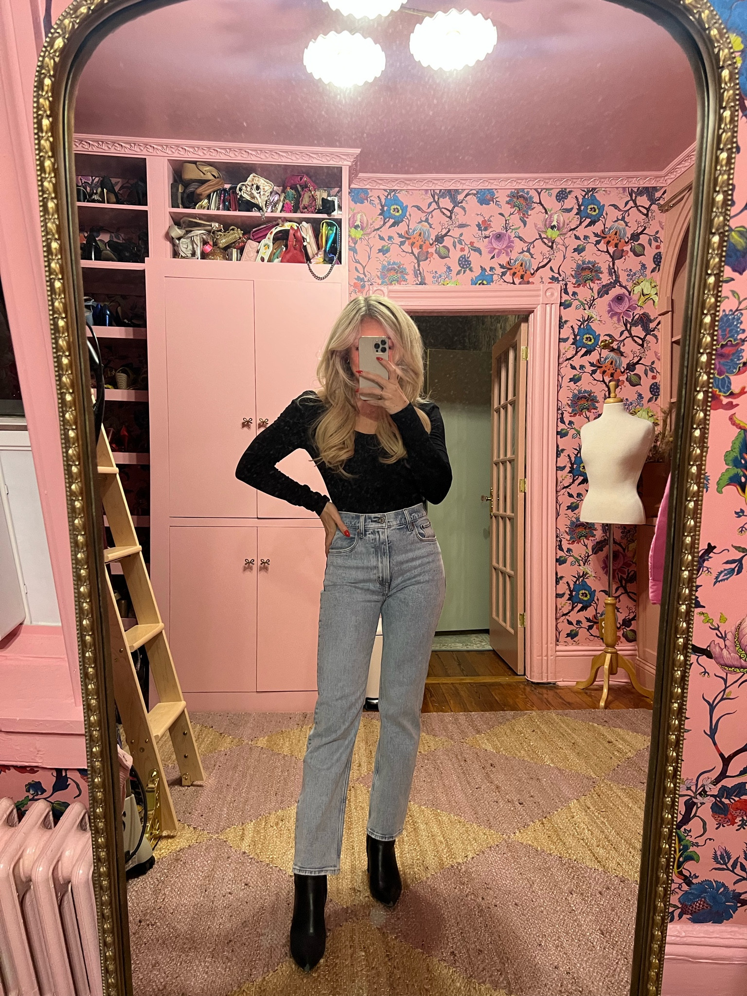 Black bodysuit and jeans the millennial uniform Abercrombie ankle high rise denim 

#LTKsalealert #LTKfindsunder100