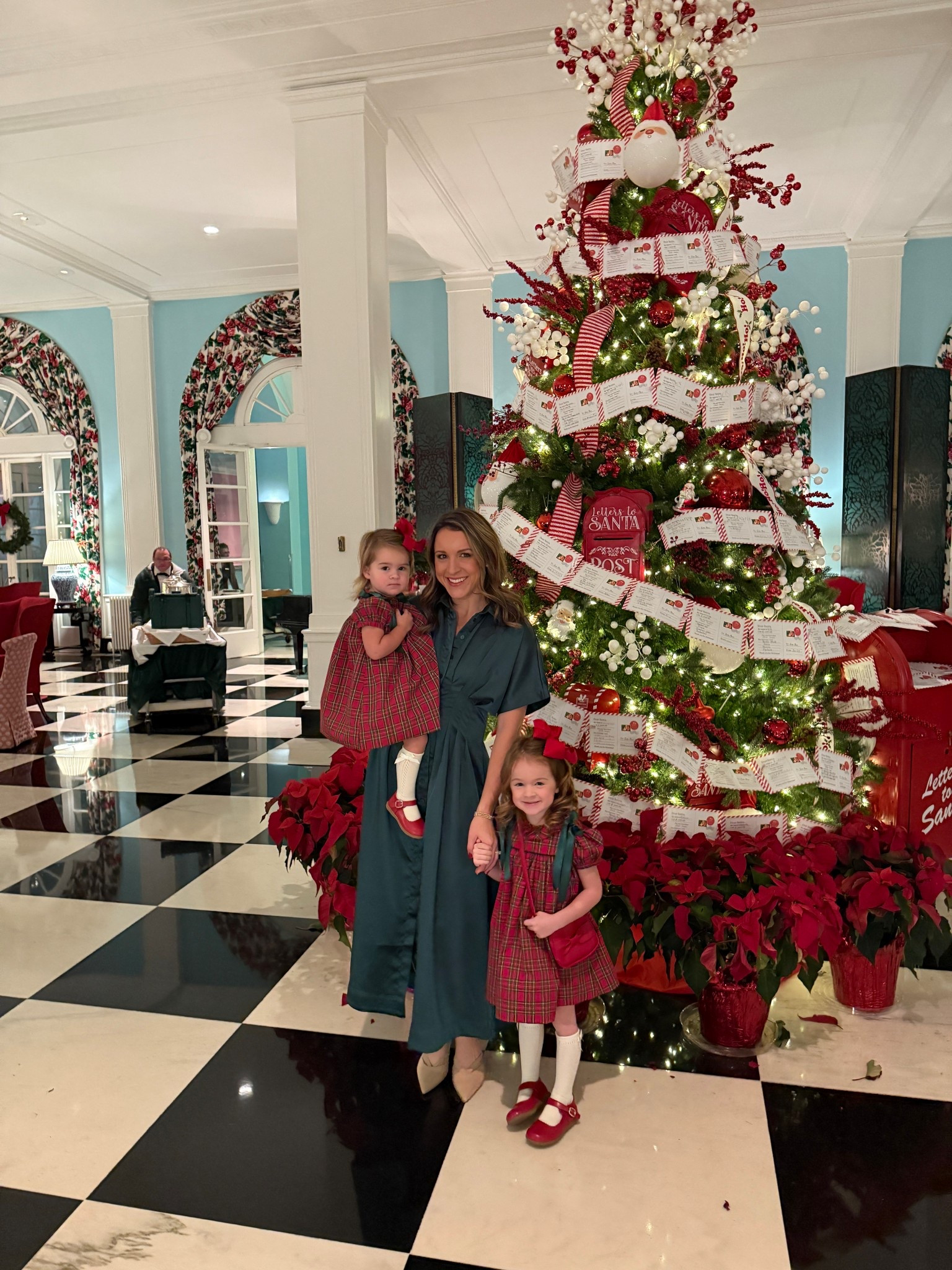 Christmas outfits, Christmas dress, mom outfit, holiday outfit, green dress, maxi dress, girls Christmas dresss

#LTKSeasonal #LTKootd #LTKHoliday