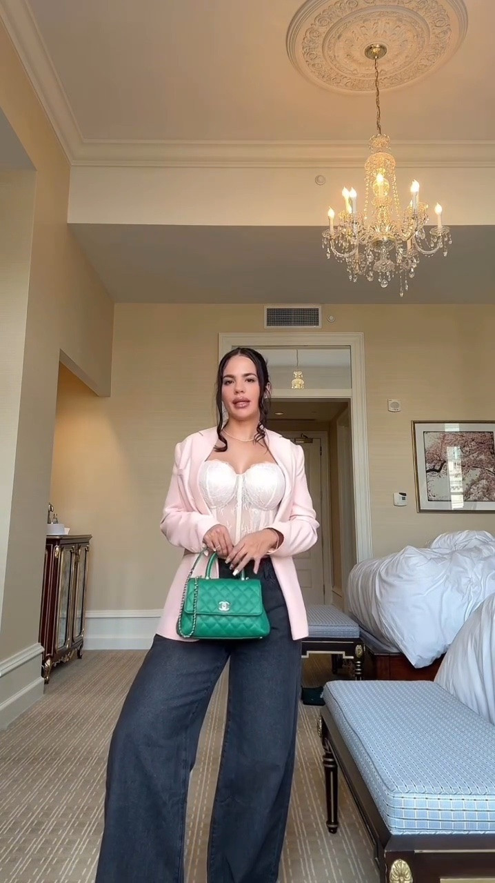 Casual chic outfit for a long day out — comfortable enough for walking, but still polished and elevated. Perfect for travel, brunch, city walks, or a casual dinner.

#LTKootd #LTKPetite #LTKgrwm
