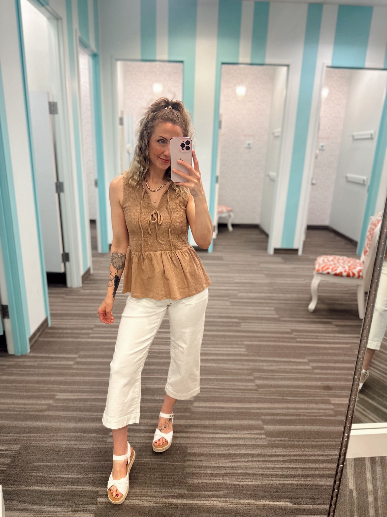 Wearing small in top and 4 in crops 

#LTKootd #LTKMidsize #LTKSaleAlert