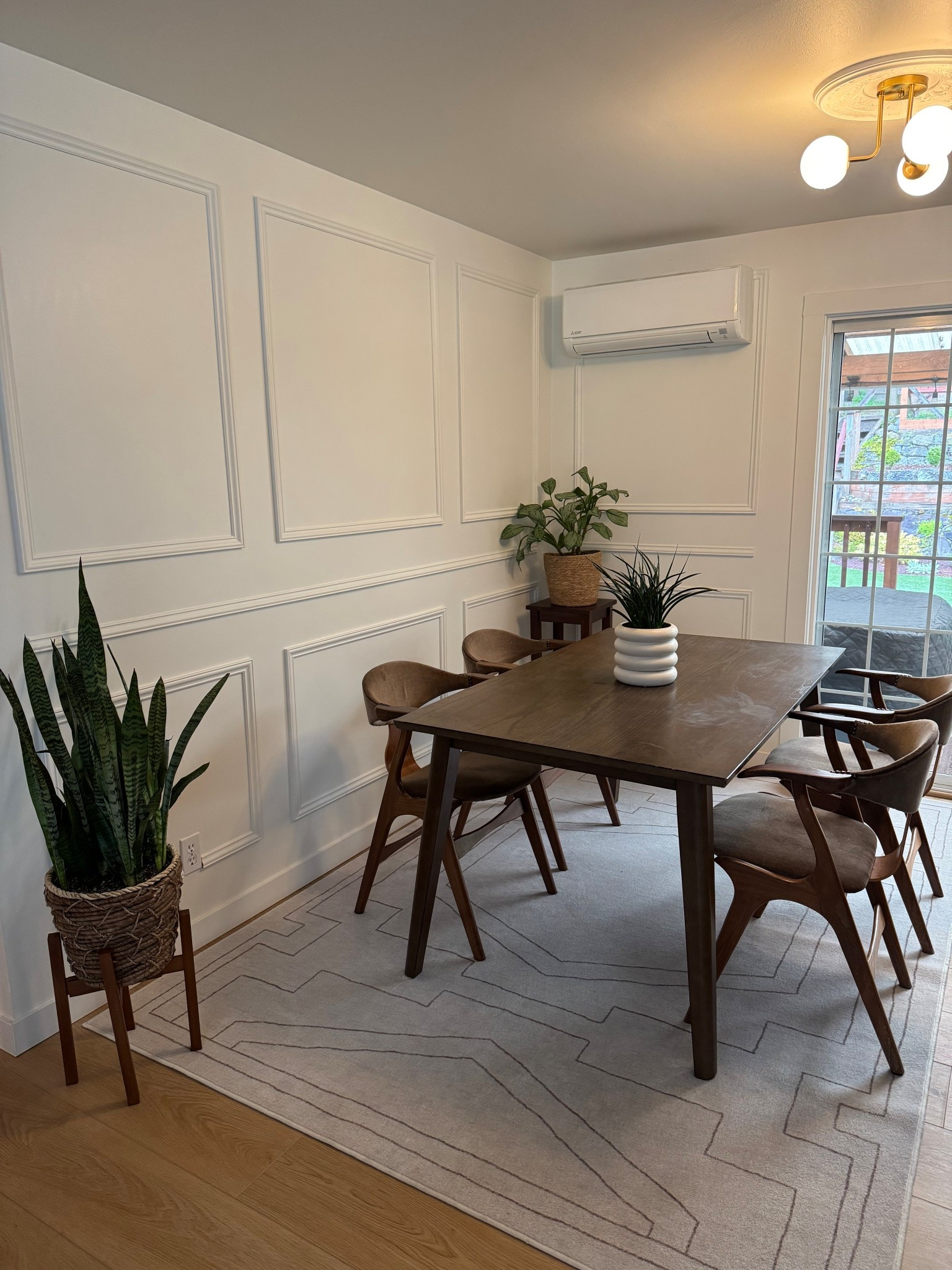 Dining room looking cute today 🤗

#LTKWatchNow #LTKU #LTKHome