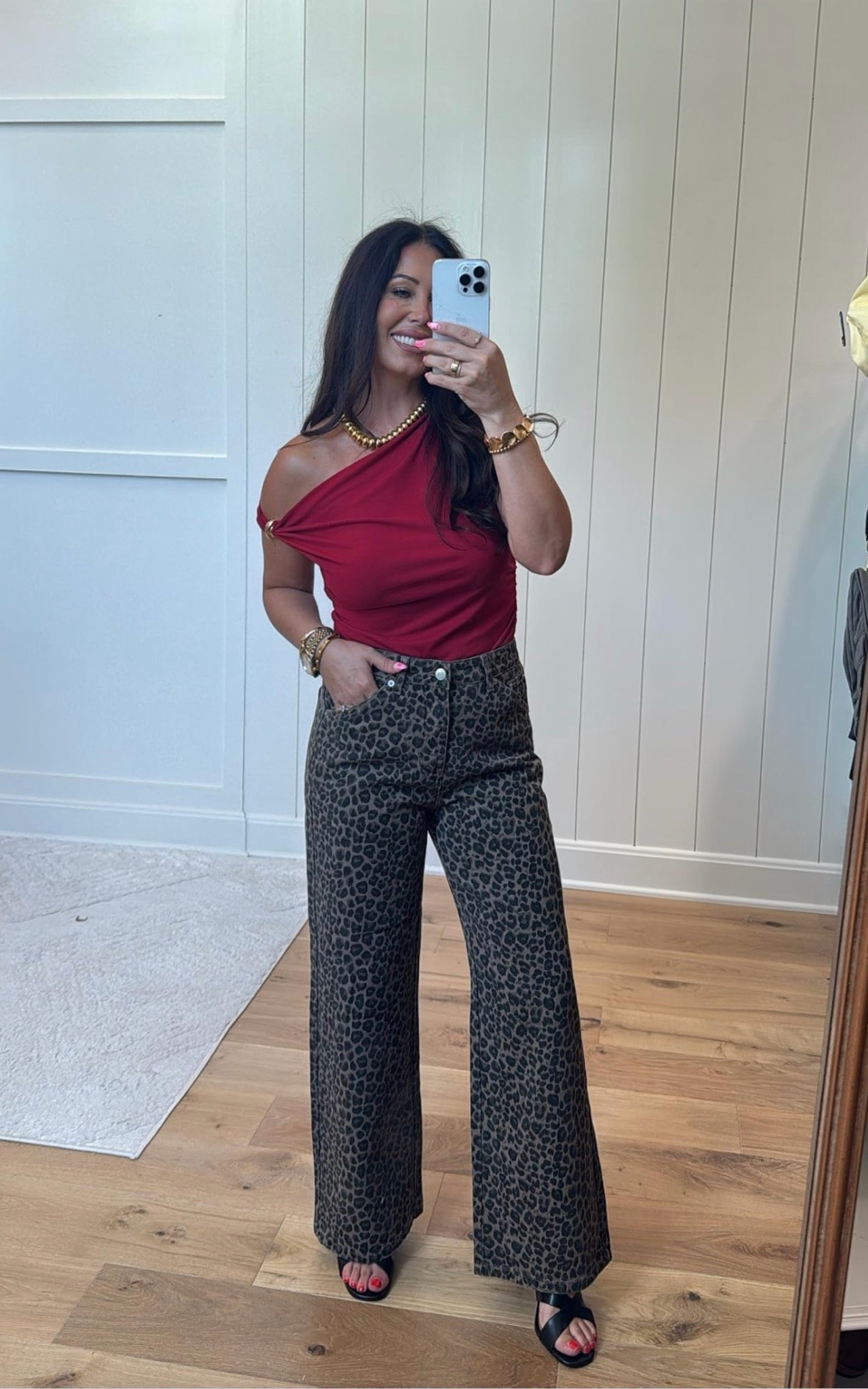 I wasn’t expecting to love this top as much as I do but I am an off the shoulder girly 😂

It somehow works with jeans, printed pants, linen… basically everything I already own.

It’s under $20, doesn’t feel cheap, and it’s one of those pieces that makes getting dressed so much easier.

#LTKstorytime #LTKootd #LTKmomlife