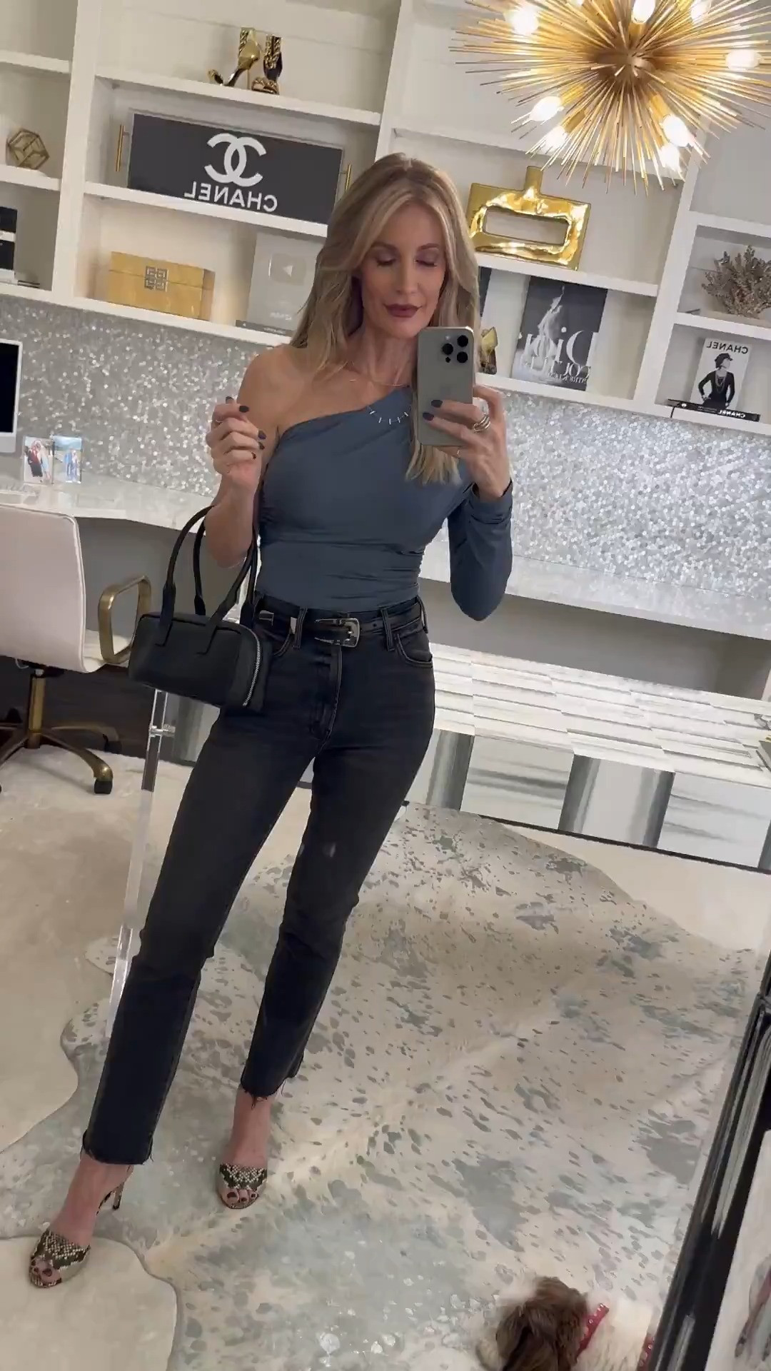 This one-shoulder blue top is SUCH a showstopper ✨ It’s on sale right now and makes the perfect going-out top for well under $100. The color is unreal and it’s so flattering. Runs true to size — I’m wearing an XS in the top and a 24 in the denim.  

 

#LTKdayinmylife #LTKootd #LTKOver40