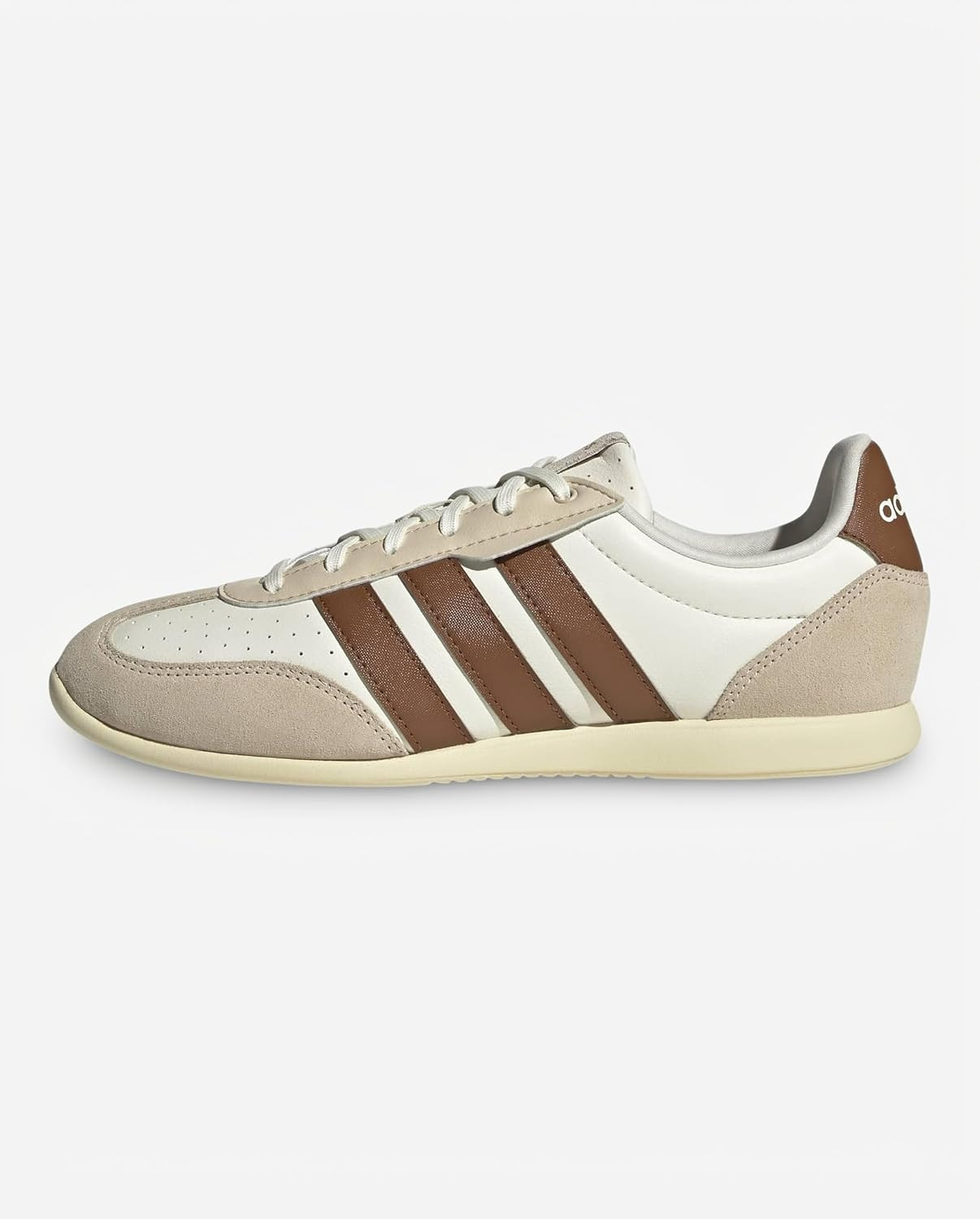adidas Women's Barreda Low | Amazon (US)