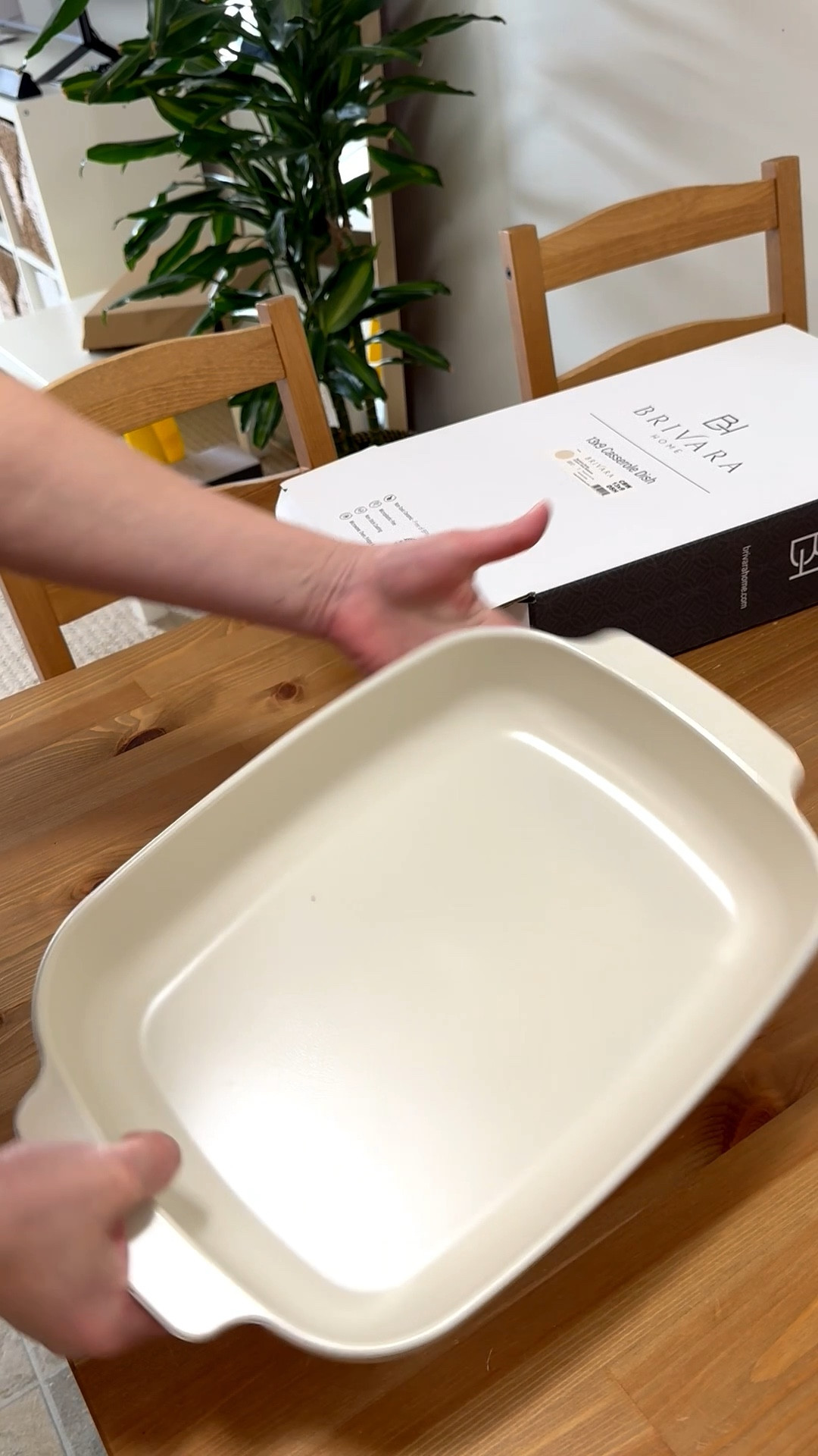 Just got this ceramic baking dish and I love how simple and clean it looks 🤍
Non-toxic, non-stick, and perfect for everyday baking.

#ltkhome #ltkitchen #bakingessentials #homedecor #kitchenstyle #cookware #simplehome #cozykitchen