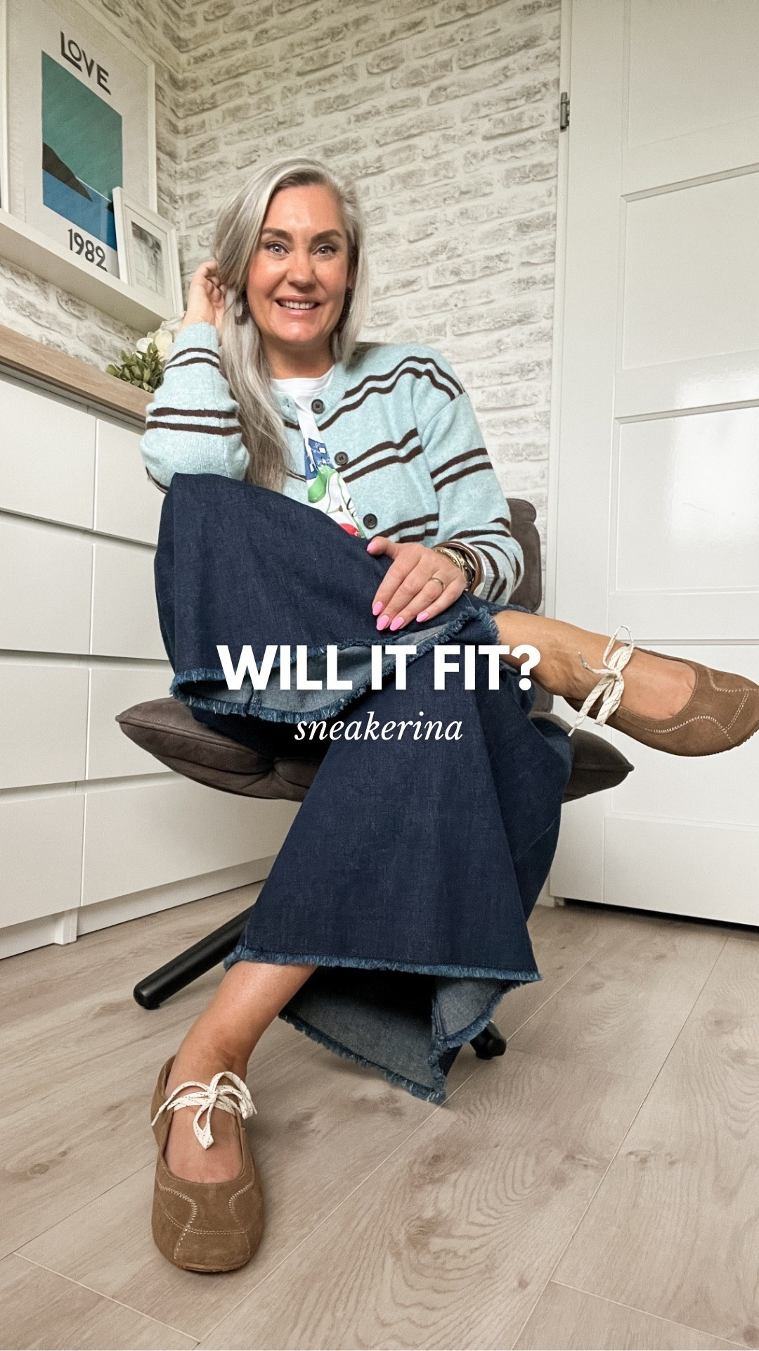 Will it Fit? De sneakerina is va echt leer (suède) en valt goed op maat. De palazzo jeans valt ruim. Ik draag een 40 en la nog kleiner aan. T-shirt valt goed op maat en het vest valt ook ruim, ik draag een S. 



#LTKTall #LTKOver40 #LTKspringtrends