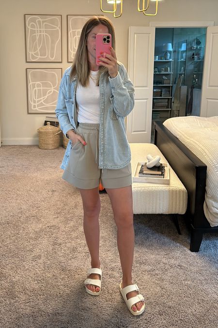 Travel day outfit (linked similar tee)