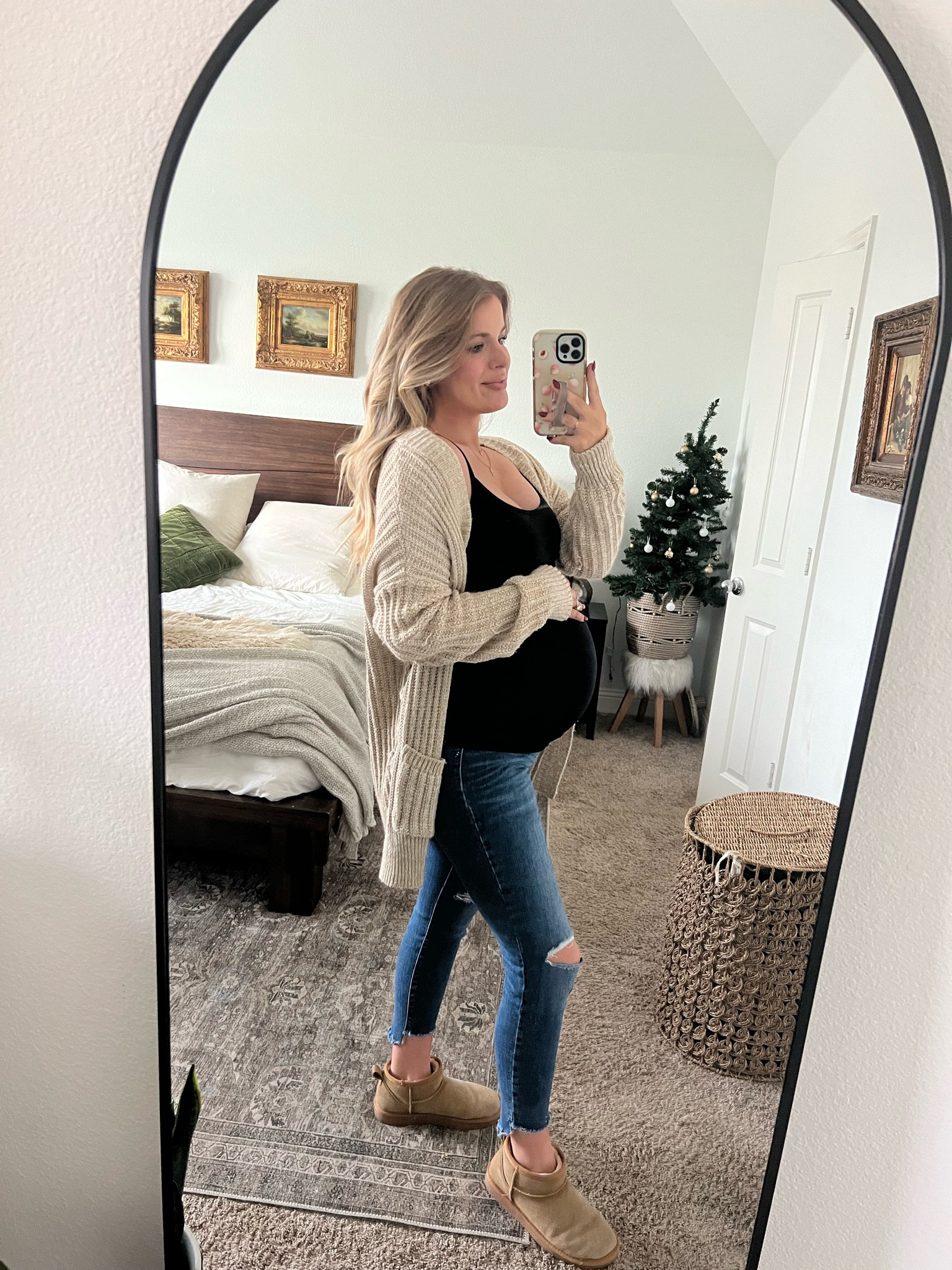 Comfy maternity outfit with belly support tank 

#LTKbump #LTKfit #LTKbaby