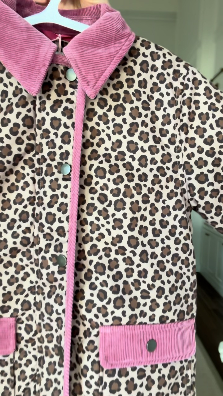 Love the pop of pink paired with the leopard print of this little girl's barn jacket! So fun for all! 

Kids style, kids jacket, fall style, barn jacket, Boden 

 #LTKKids