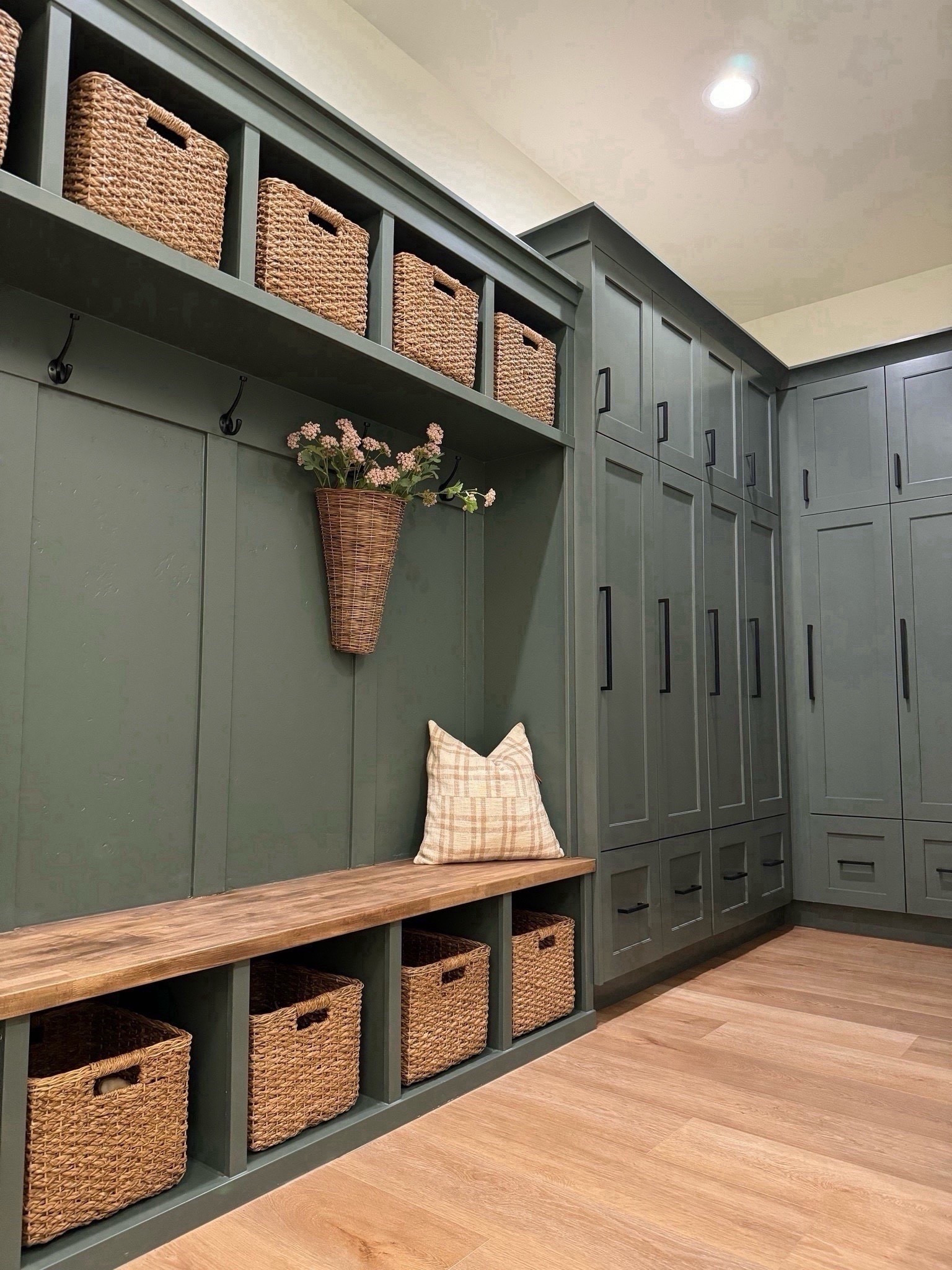 These seagrass crate baskets are the prettiest woven accents and they’re the perfect structured baskets for mudroom storage! Hats, mittens, shoes, etc. absolutely love these! Grab them now and thank yourself post holidays! 

#LTKHome