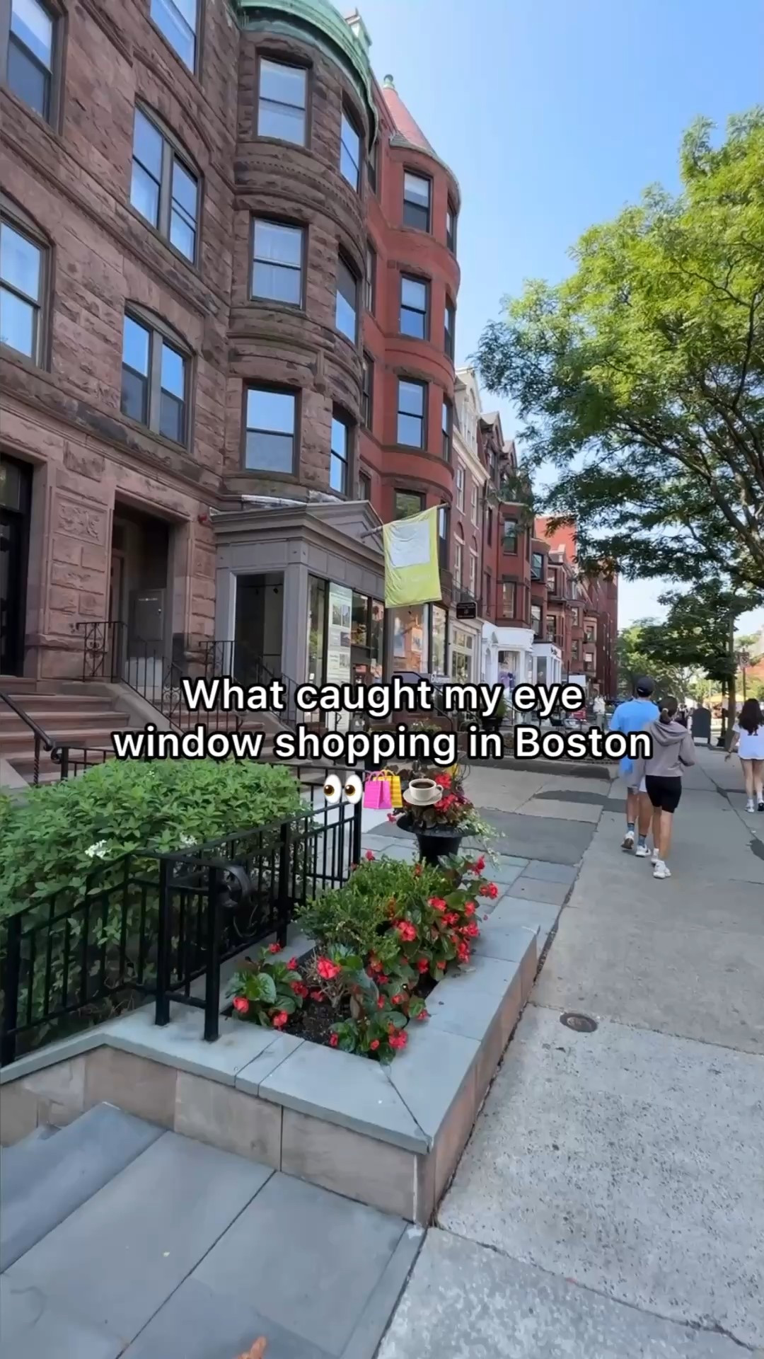 Spotted some CUTE fall outfit inspo in the city! 👏🏼