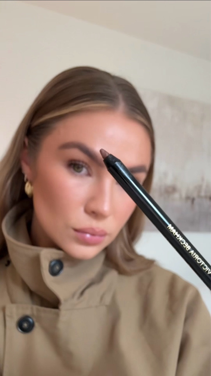 Beauty bag faves I’ll be repurchasing this Black Friday 💌🤍🛒 
 
Products all linked on my @ltk.europe in bio xx

#beauty #beautyhaul #blackfriday #blackfridaybeauty #beautydeals #makeup #makeuproutine #makeupfavorites #makeuptutorial #makeupmusthaves #beautybag #rhode #cicaplast #victoriabeckhambeauty #haircare #lipliner #lipcombo #makeupforever #everydaymakeup