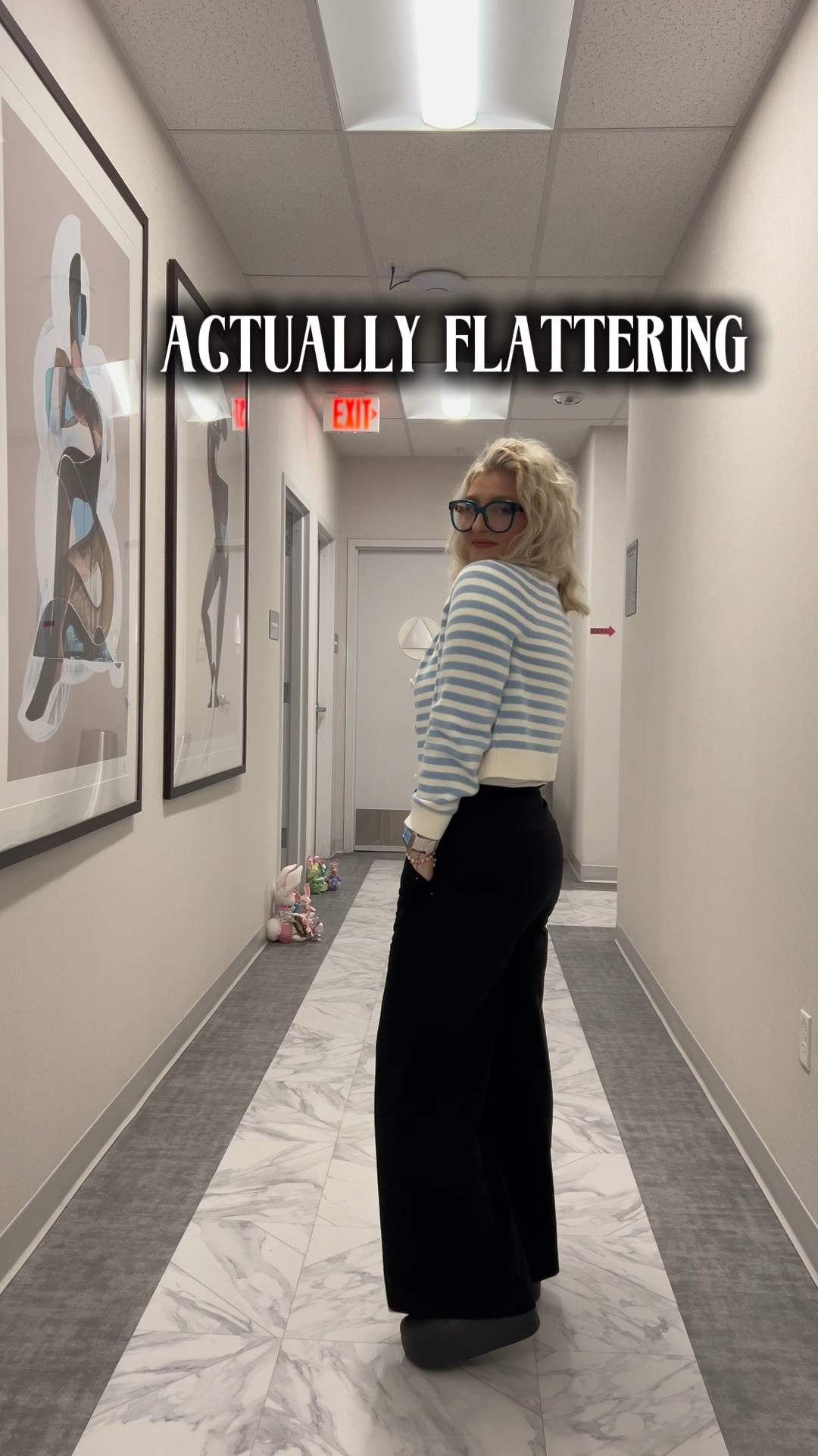 these are actually flattering and not boxy at all
the waistband sits right so you’re not adjusting them all day

comfortable enough for a full shift and easy to throw on with a cardigan

everything is linked