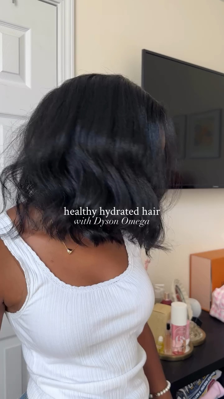 #AD @dysonbeauty @dysonusa makes it so easy to achieve the glass hair look with the Omega products. You can shop this collection now on the Dyson website! 💆🏾‍♀️🧴🎀 #DysonPartner #DysonOmega

#LTKStyleTip #LTKBeauty #LTKFindsUnder100