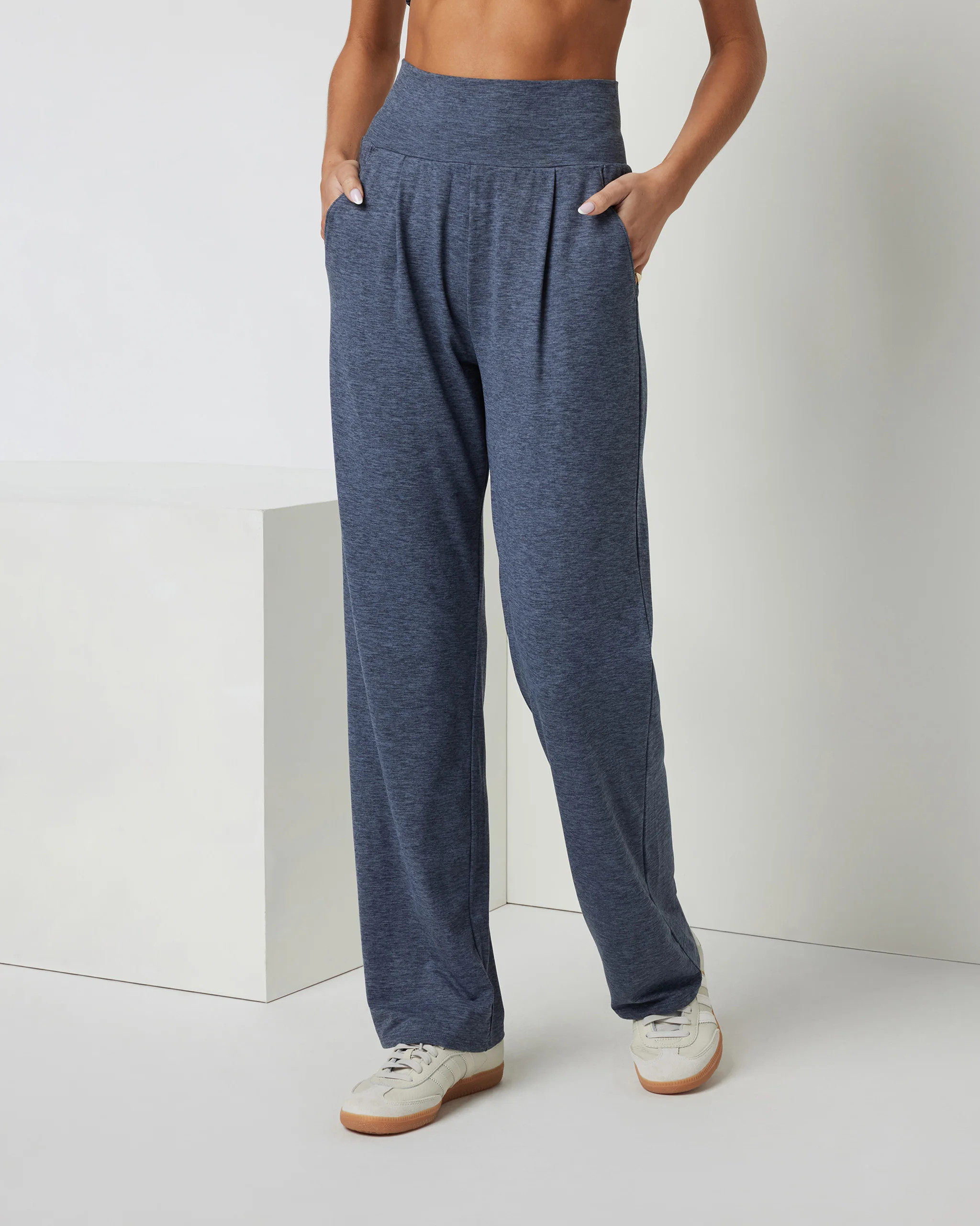 Lux At Ease Straight | Vuori Clothing (US & Canada)