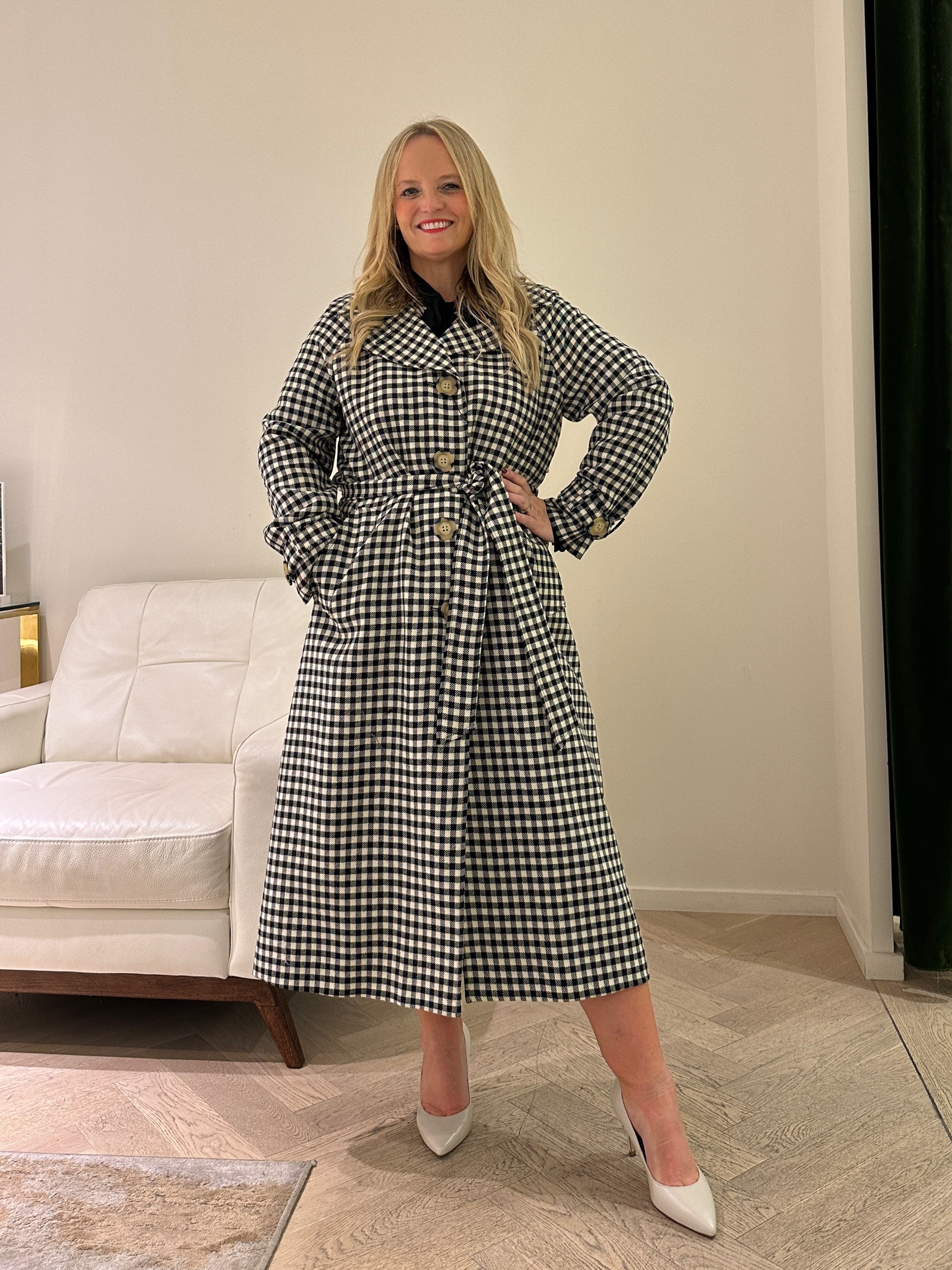 Get 15% off at LK Bennett using my code DRESS_LOVING_MAMA15 


#LTKworkwear #LTKluxury #LTKmidsize