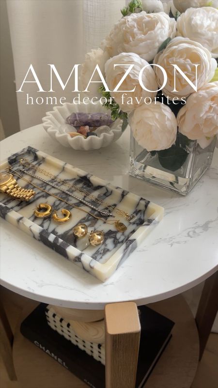 HOME \ Amazon home decor favorites and how I style them🙋🏻‍♀️
+ marble tray $46
+ canvas art $14
+ hydrangeas set of 6 $19



#LTKfindsunder50 #LTKVideo #LTKhome