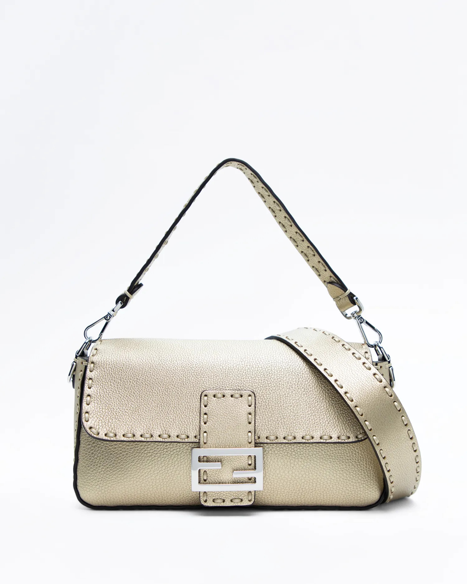 HomeHow It WorksClub PerksApply nowMerch Shop | Vivrelle