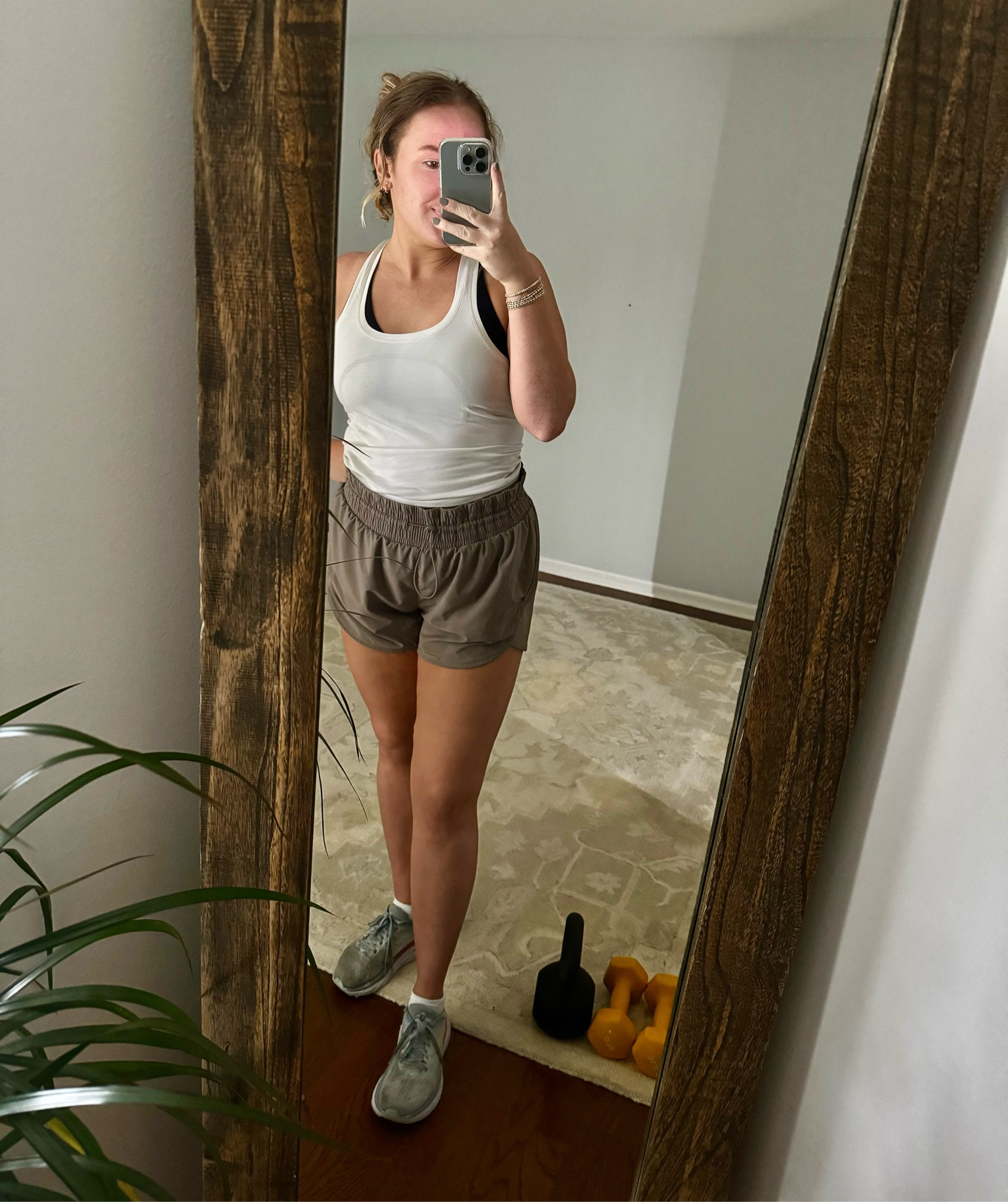 running outfit of the day—
#workout #neutral 
