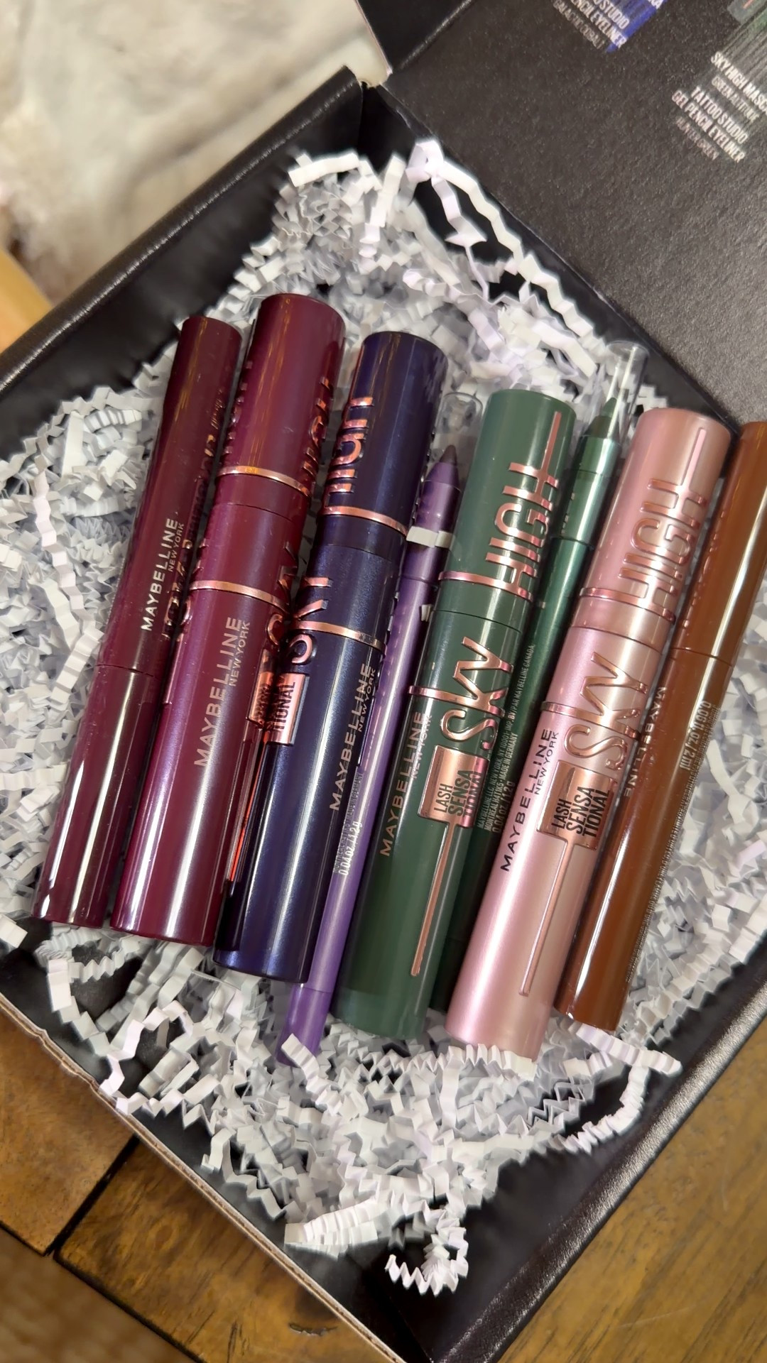 Maybelline lash mascara is seriously insane you guys I got a PR package and ever since I got it I have not turned back and I’ve been using the purple every single day. It’s stunning. The burgundy is really beautiful too. These are great stocking stuffers for yourself for your teenager. They’re so good.

#LTKBeauty #LTKHoliday #LTKGiftGuide