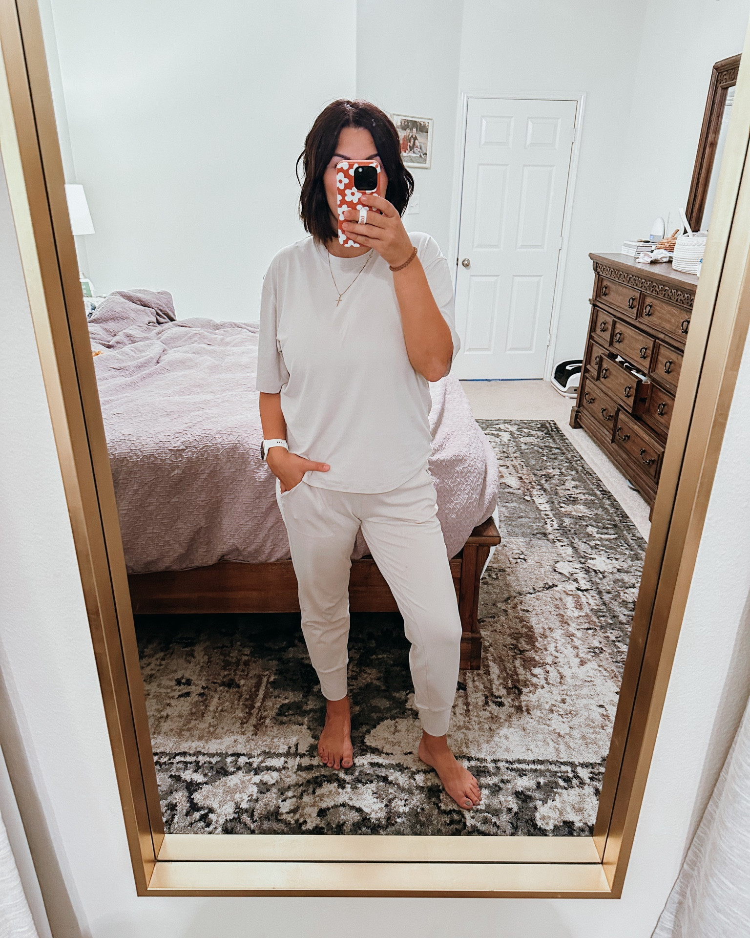 Elevated athleisure 

Favorite joggers- medium
Elevated tee - medium 

Abercrombie
Casual style
Minimalist outfit


#LTKfitness #LTKtravel #LTKfindsunder100