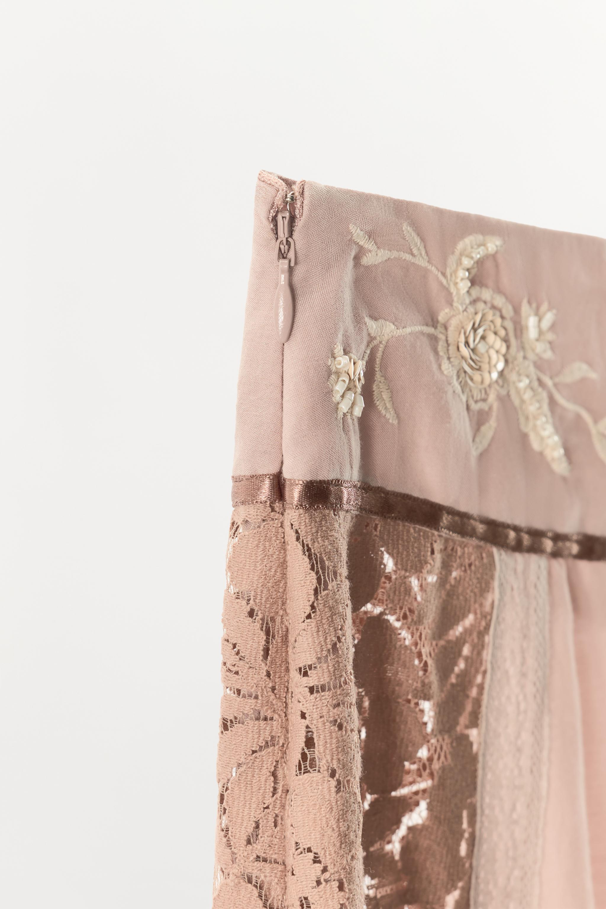 DescriptionCompositionMeasurementsModel height: 183 cm3 cm wide belt crafted from 100% leather. F... | Zara UK