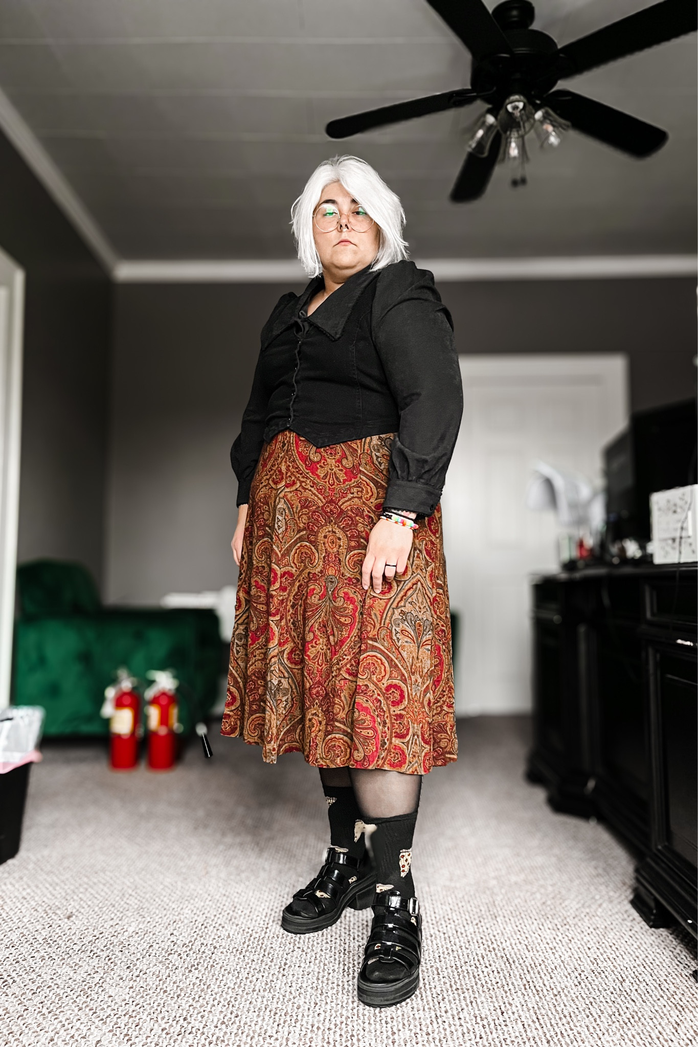 Dark Academia Fall Vibes 
Skirt: Thrifted
Button Up: SHEIN
Vest: Walmart
Tights: SHEIN
Shoes: ASOS

#LTKplussize #LTKstyletip #LTKmidsize