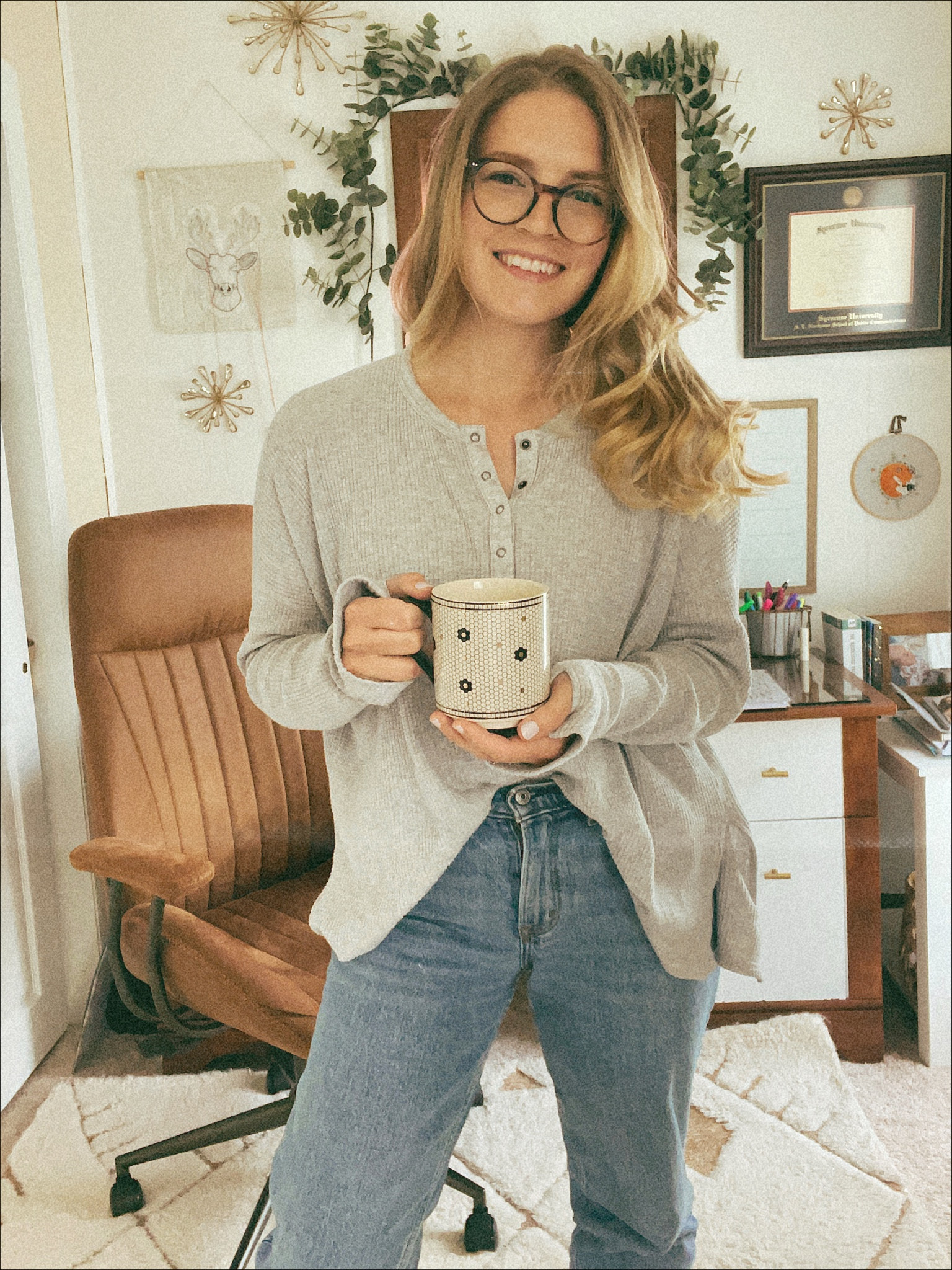 Cozy work-from-home look ✨ I think I’ve worn this shirt 3 different times this week 🤫 … and I may have bought it in 3 different colors 🙃

WFH, cozy chic, cozy spring, Henley, knit, remote work 


#LTKunder50 #LTKworkwear
