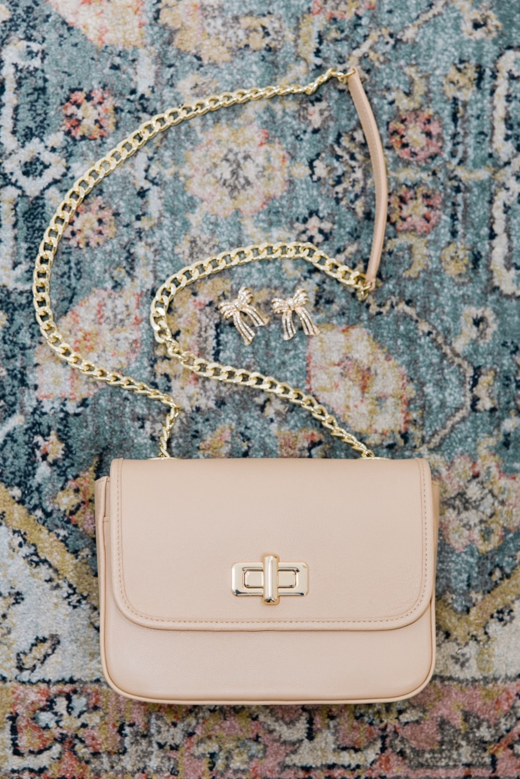 The cutest details for a night out. 

#LTKOver40 #LTKgrwm