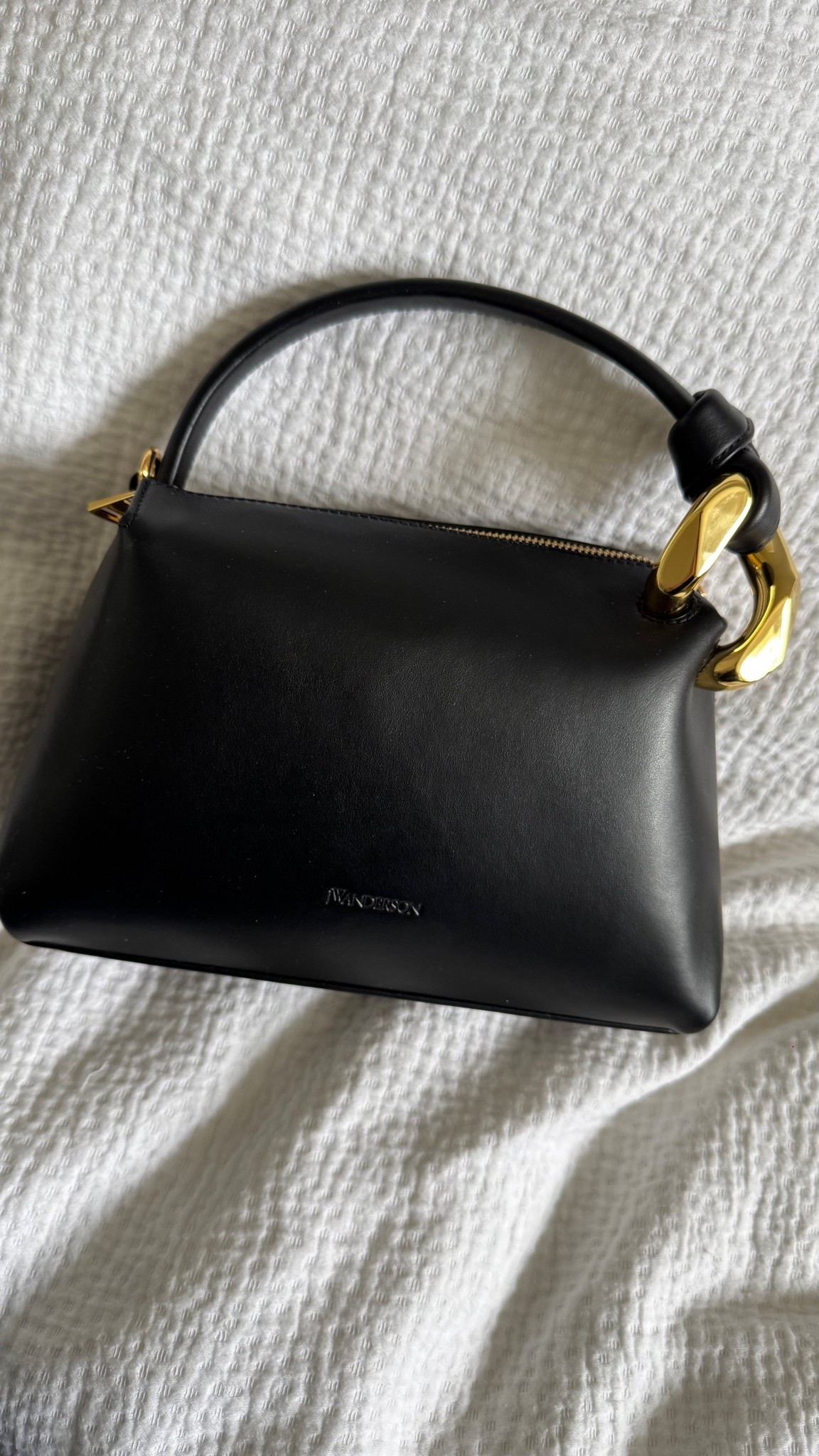 Too good not to share 😍

JW Anderson / new bag / spring bag / black bag / gold detail 



#LTKbag #LTKspring #LTKuk