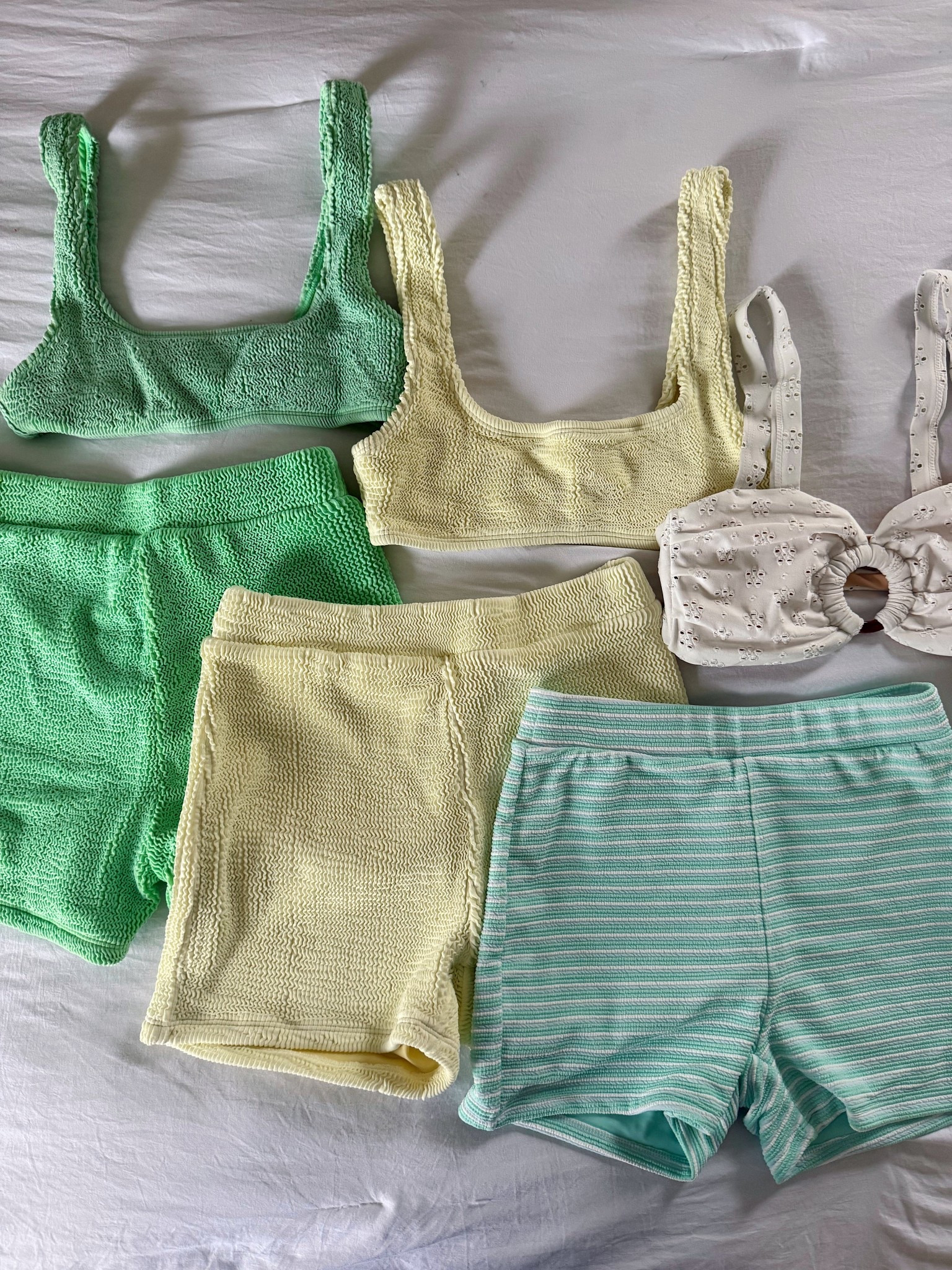 Bikinis I’m bringing 🍋👗🫐