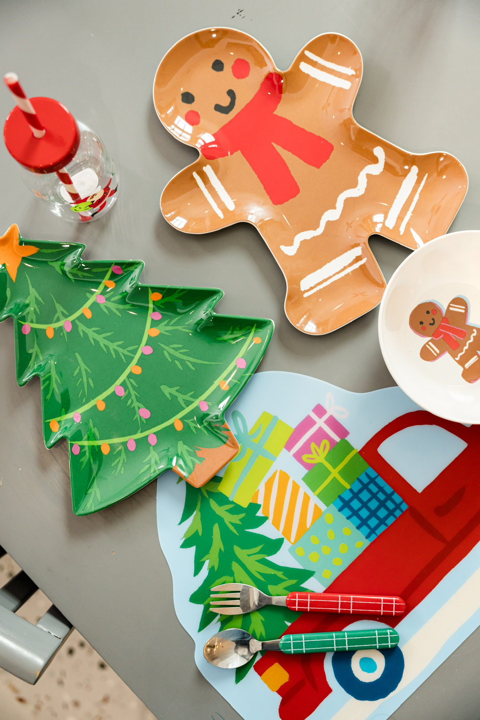 Under $10 Holiday finds to keep the kids dinner and snack time festive! 

#LTKFindsUnder50 #LTKKids #LTKHoliday