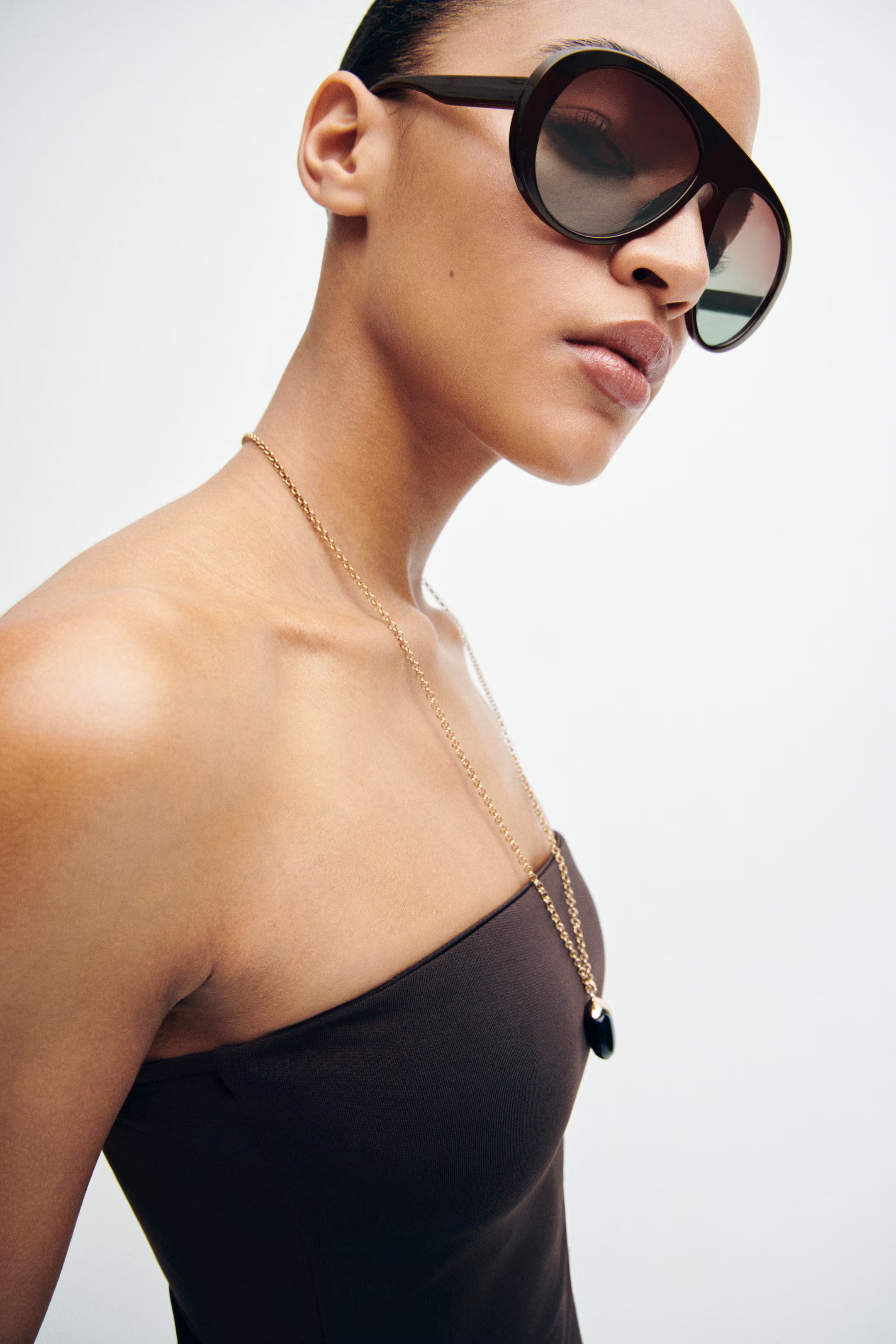 Aviator-style sunglasses | H&M (UK, MY, IN, SG, PH, TW, HK)
