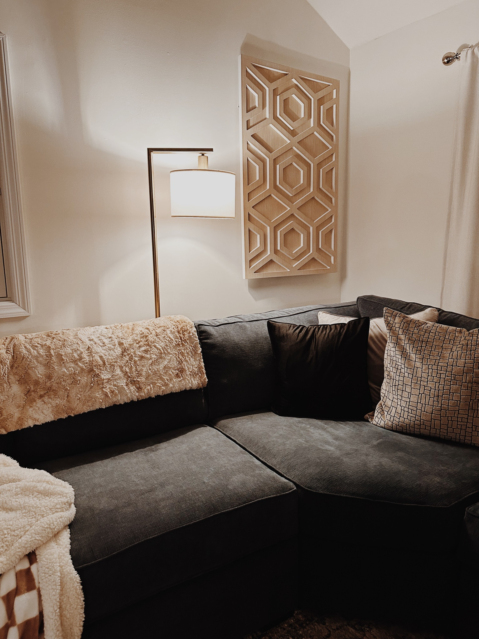 I just love this corner.

Home style, living room decor

#LTKhome #LTKunder100 #LTKunder50