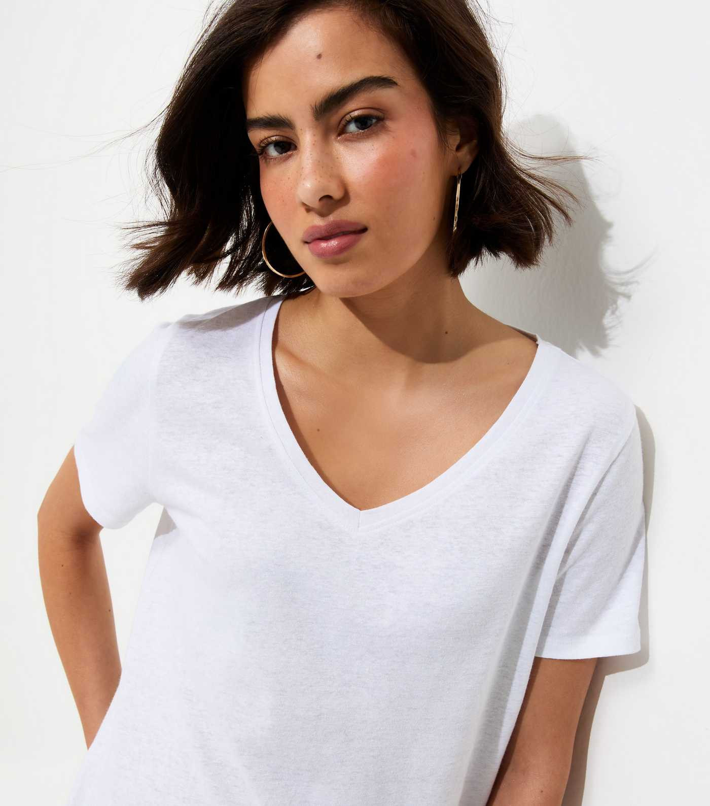 Premium White Linen Rich V Neck T-Shirt | New Look | New Look (UK)