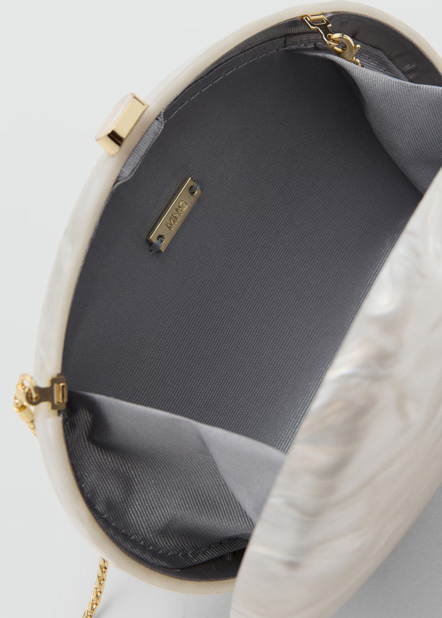 Oval clutch bag | Mango (US/MX/AU)