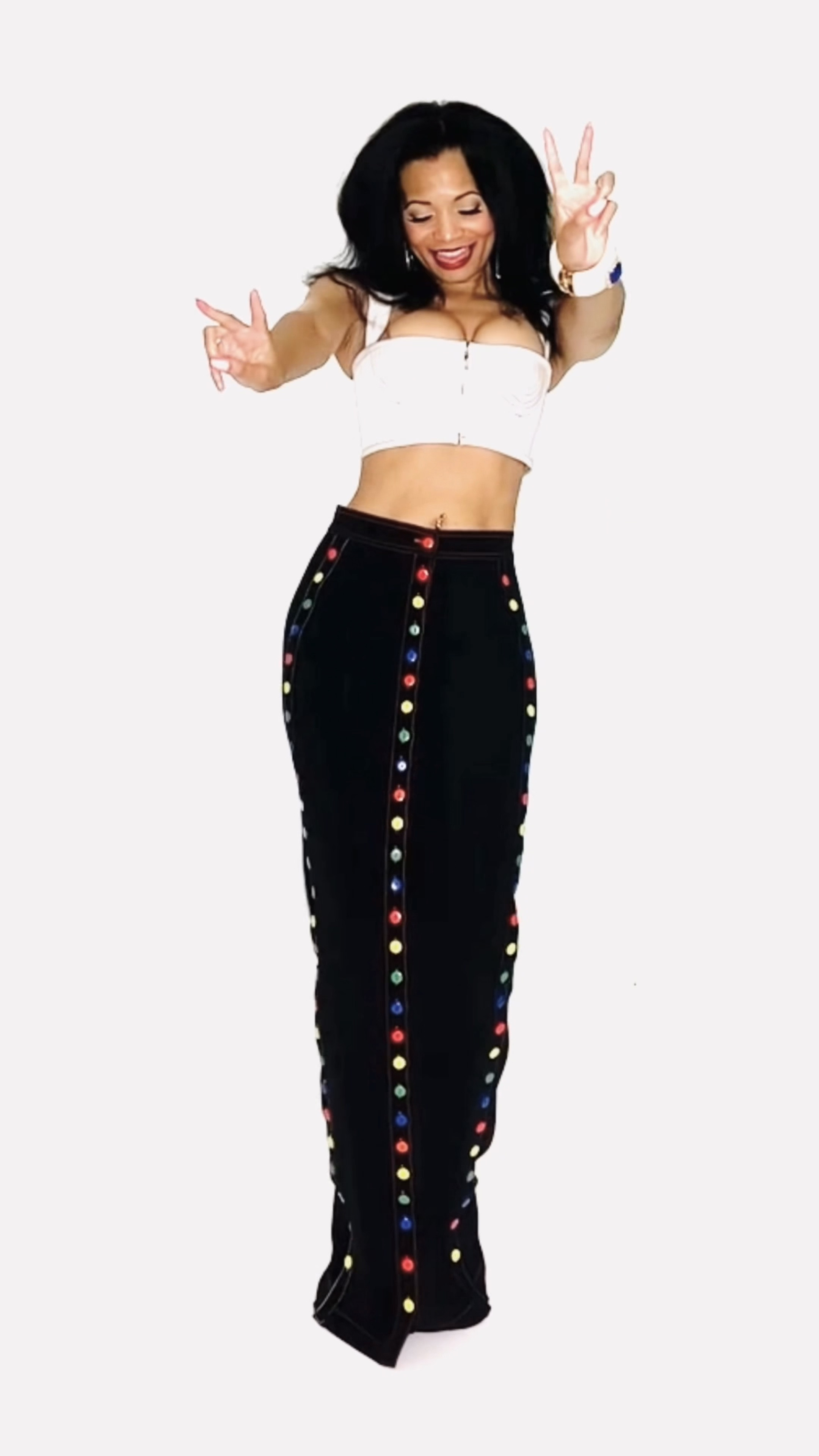 A 2-piece look featuring a corset and slim skirt. Don’t mind if I do 🙋🏾‍♀️.