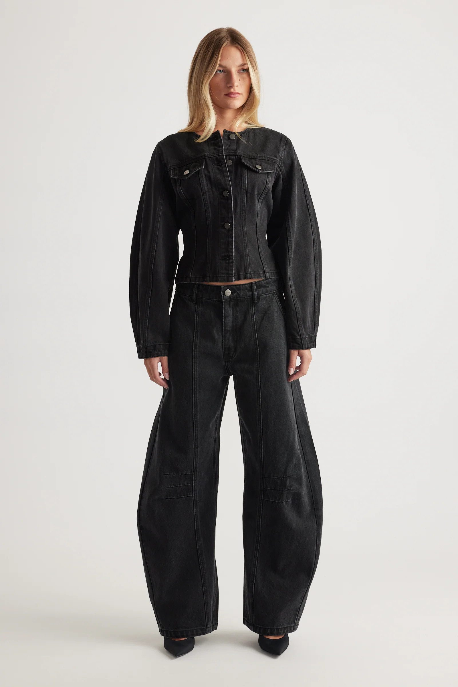 Amaya Barrel Jean - Black | DECJUBA