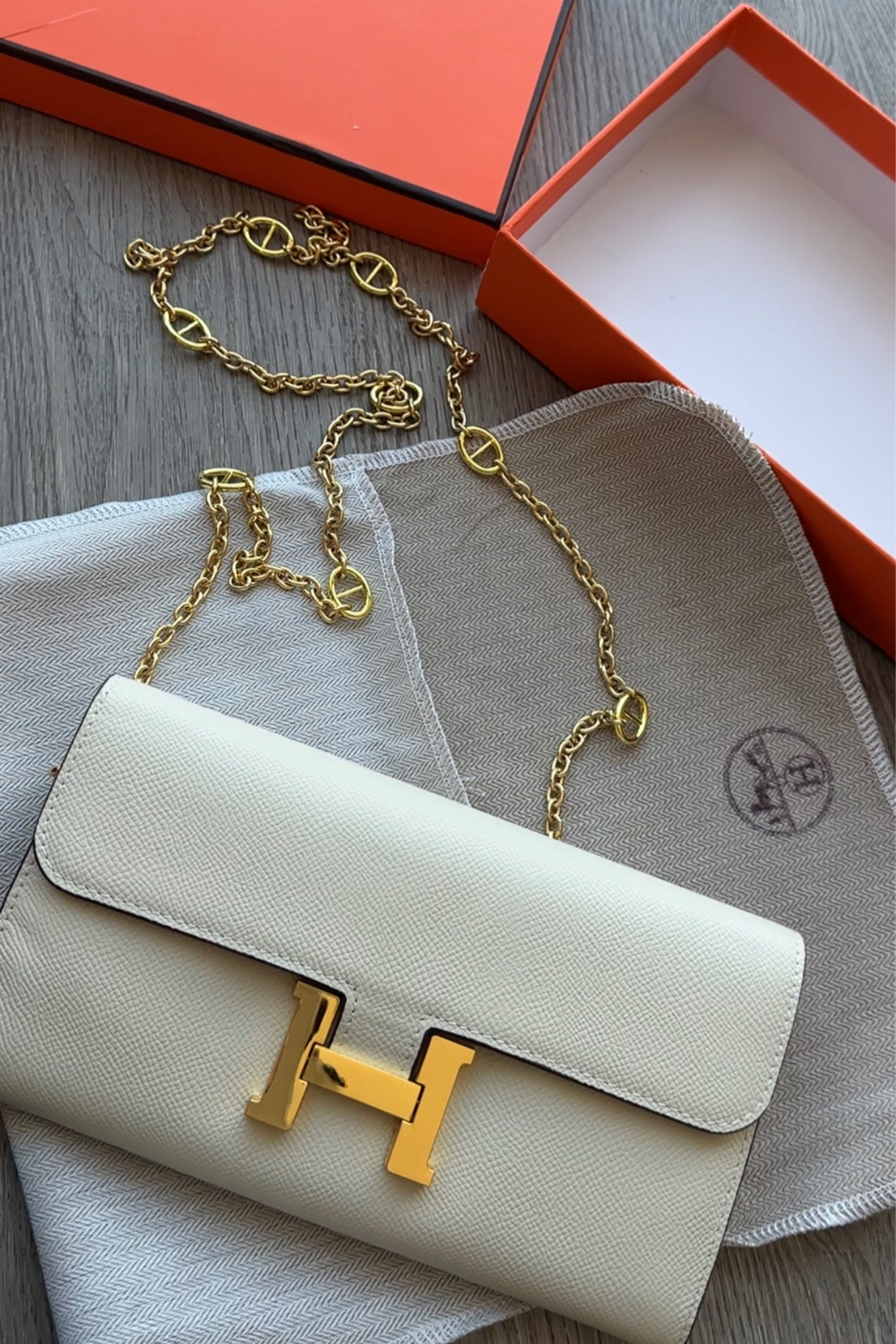 White shoulder bag with gold details from DHgate

#LTKunder100 #LTKfit #LTKitbag