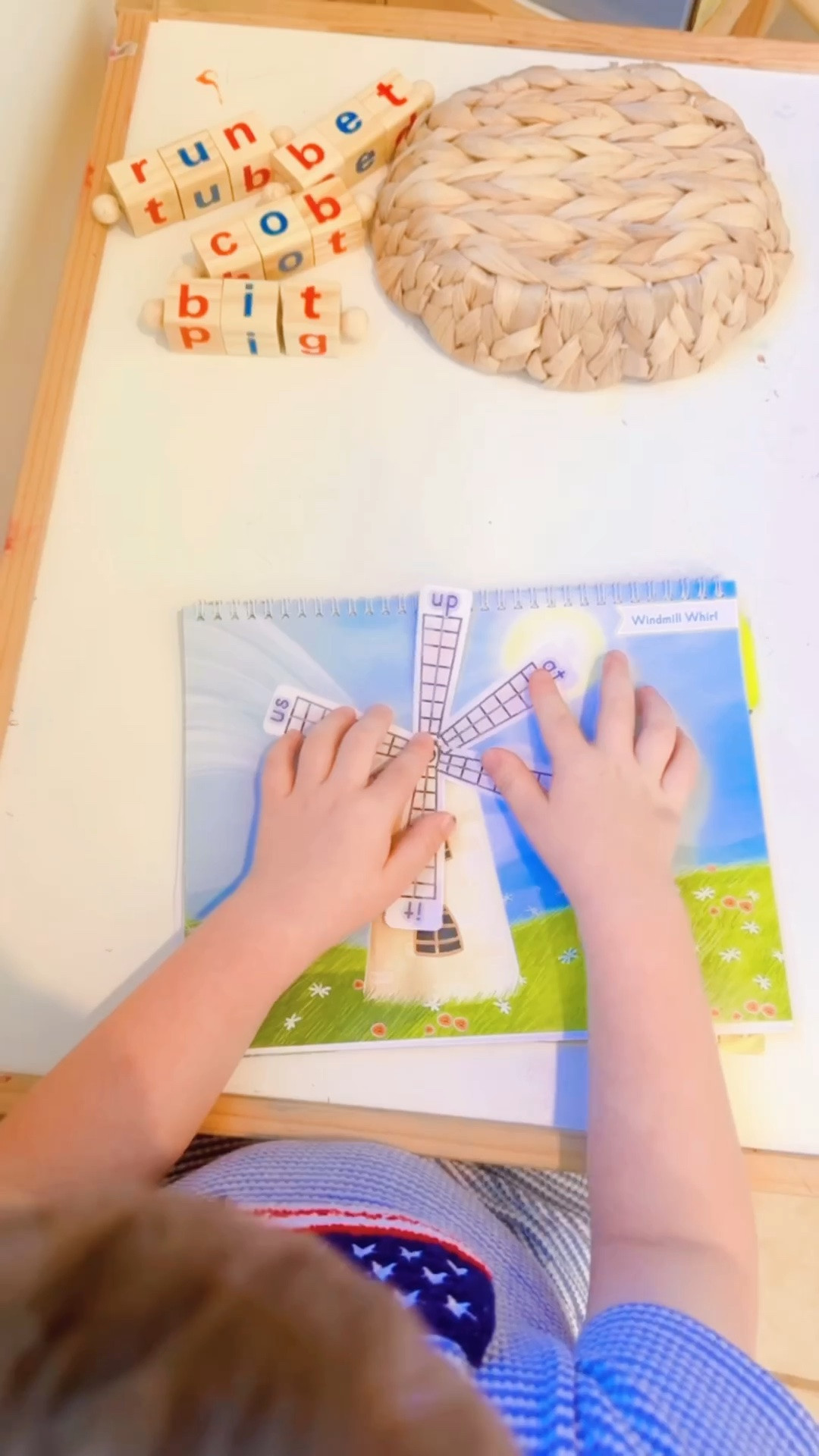 This little cutie pie 🥰 sure does love to learn!!!! 📖