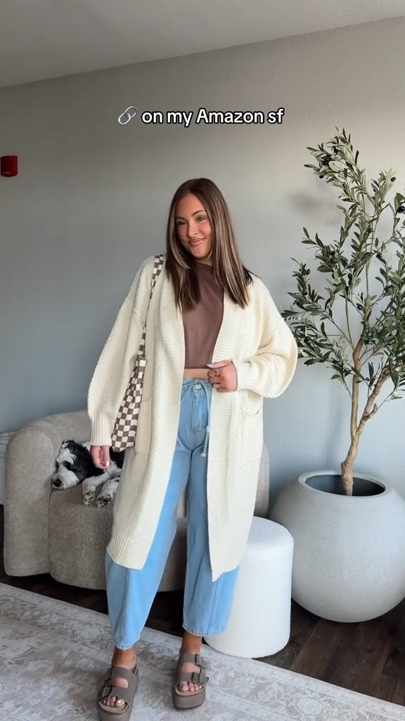 $40 stretchy Amazon Jeans PCOS: Round belly friendly! Wearing an XXL in this color of stretchy jeans. Got the darker color in an XL, but like the fit of the xxl better, so size up. Wearing a L cardigan & XL tee. Regularly 5'6, size 14/16.

#LTKWatchNow #LTKStyleTip