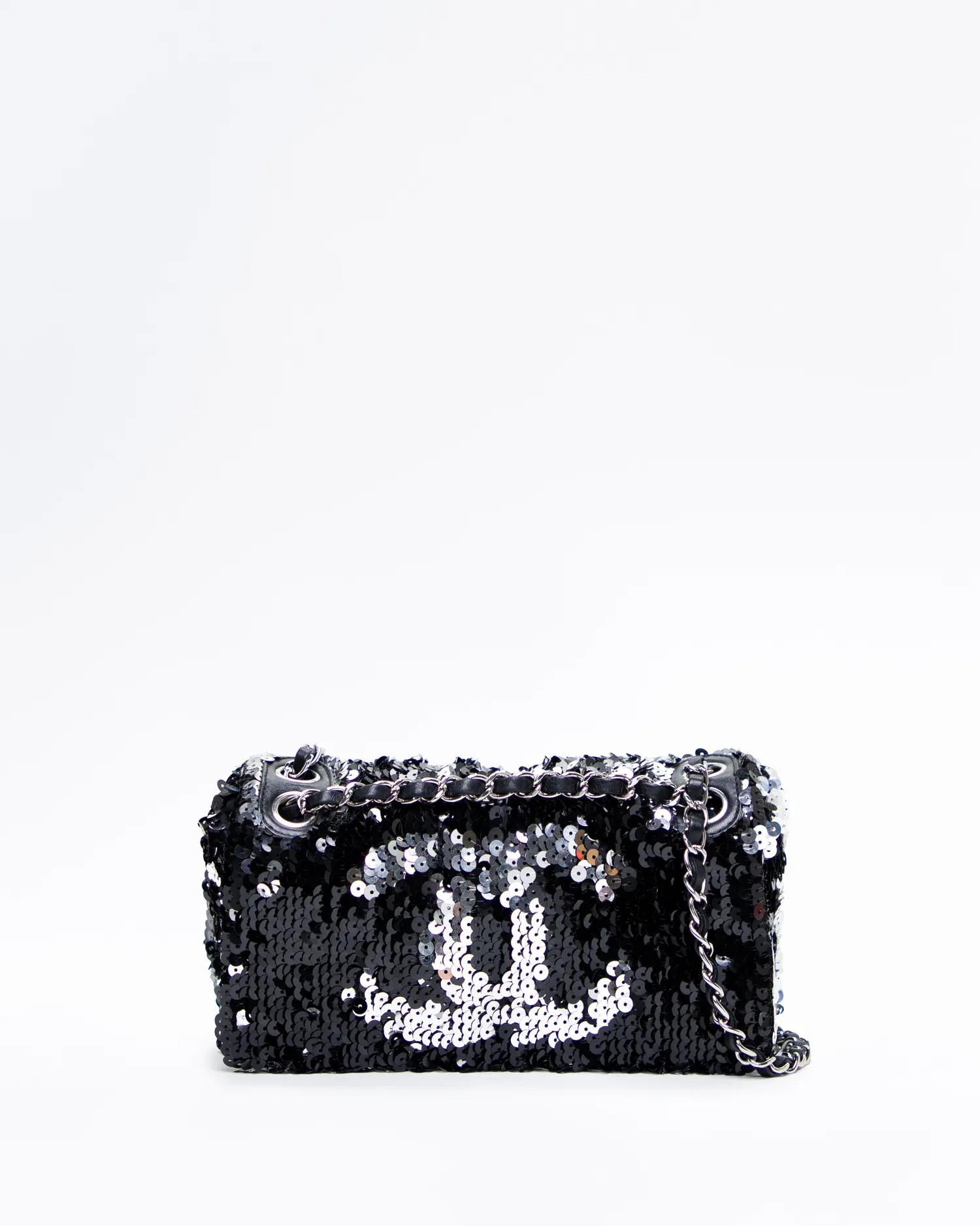 HomeHow It WorksClub PerksApply nowMerch Shop | Vivrelle