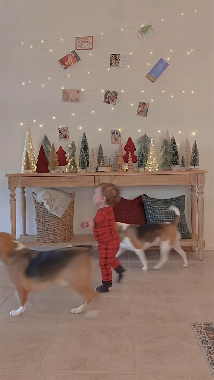 Christmas home. Christmas decor. Christmas entryway. Entryway table. Living room. 

#LTKSeasonal #LTKHoliday #LTKhome