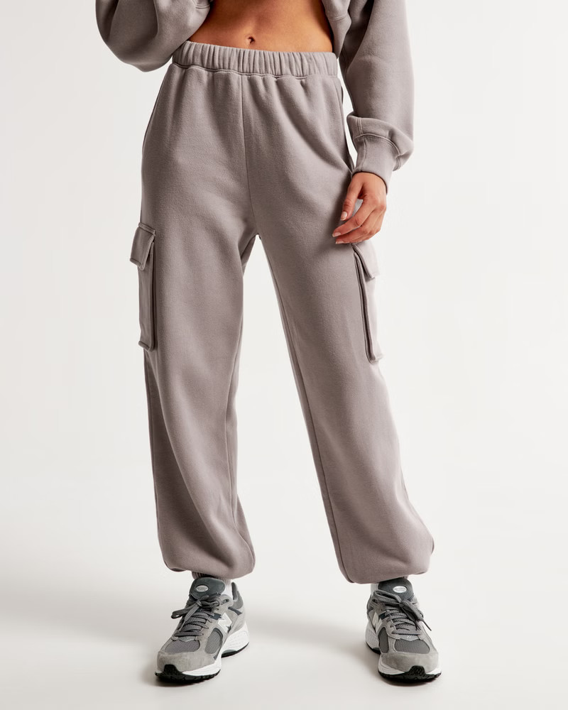 Essential Oversized Cargo Sunday Sweatpant | Abercrombie & Fitch (US)
