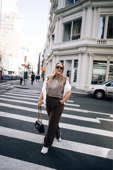 Neutral color outfit/winter outfit /spring outfit/travel outfit 
Obsessed with these wide-leg pants from Abercrombie.




#LTKstyletip #LTKSeasonal #LTKcurves