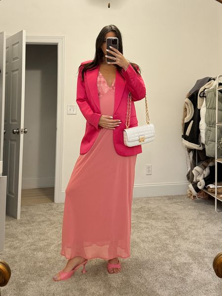 Bump style Valentine’s Day dress! Loving the monochromatic pink look with the oversized satin blazer, rosette dress, and rosette choker

#LTKbump #LTKSpringSale #LTKSeasonal