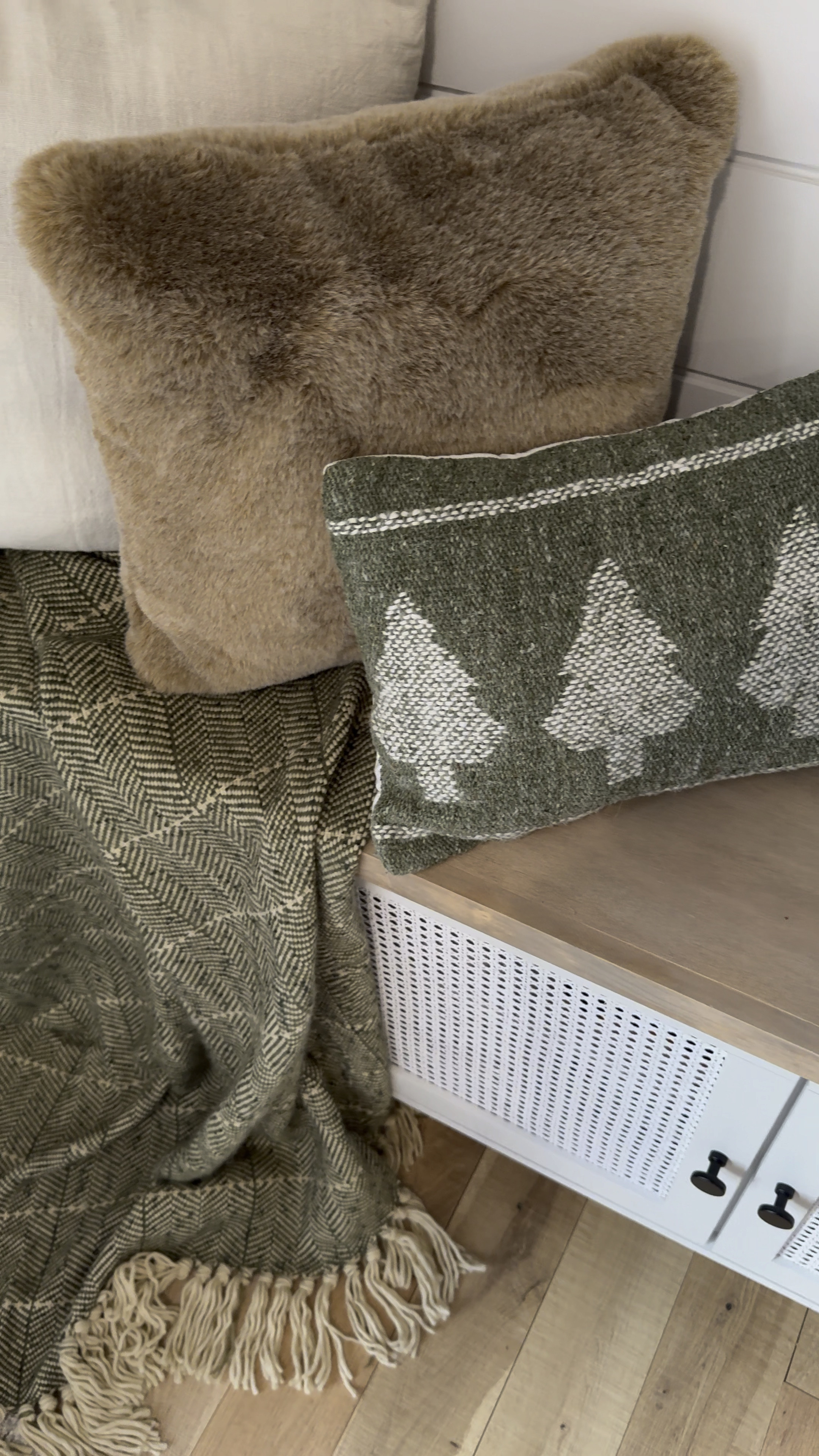 Seasonal pillows and blanket ✨

#LTKHome #LTKHoliday #LTKSeasonal